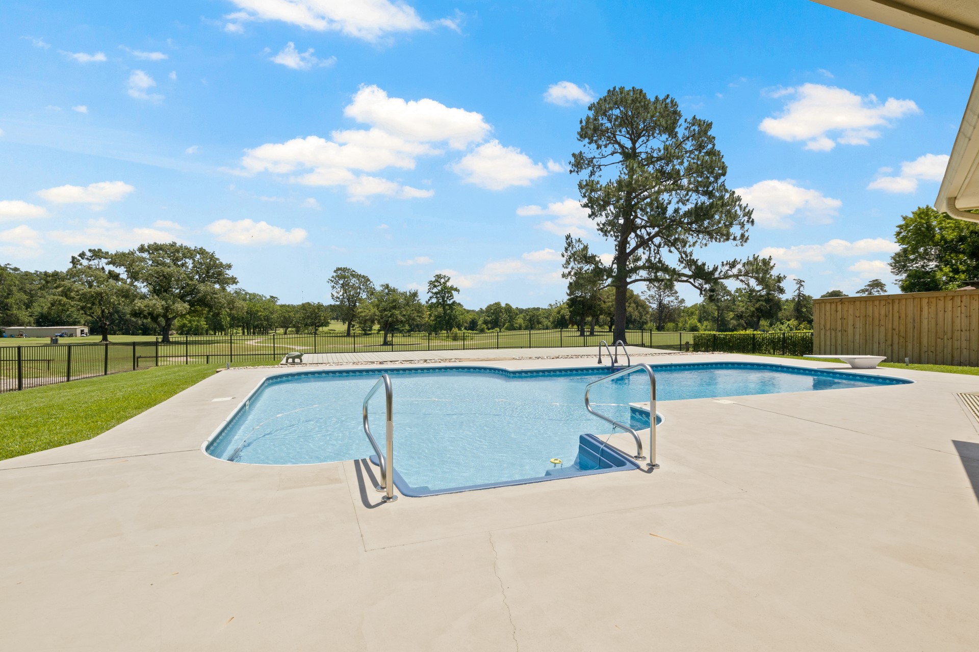1802 Hogan Lane