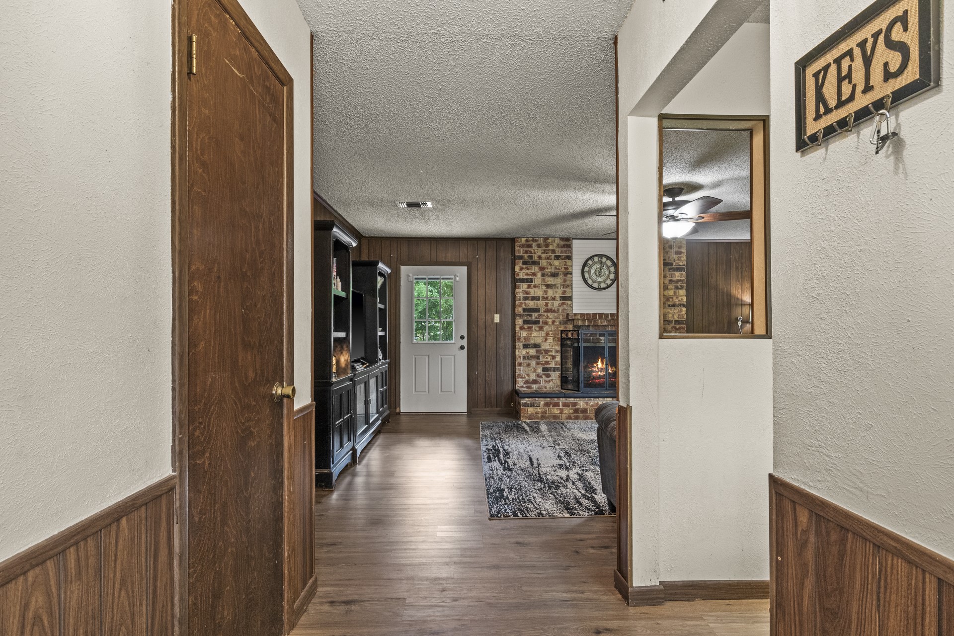 202 Mockingbird Cir