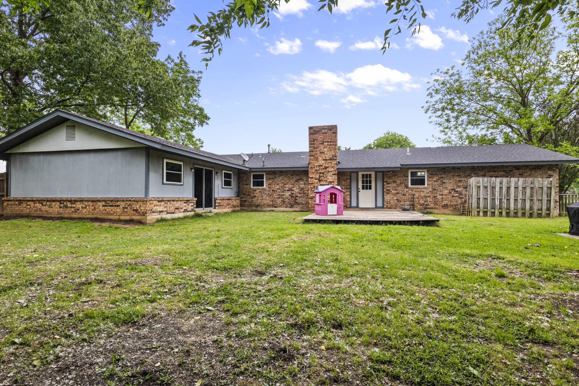 202 Mockingbird Cir