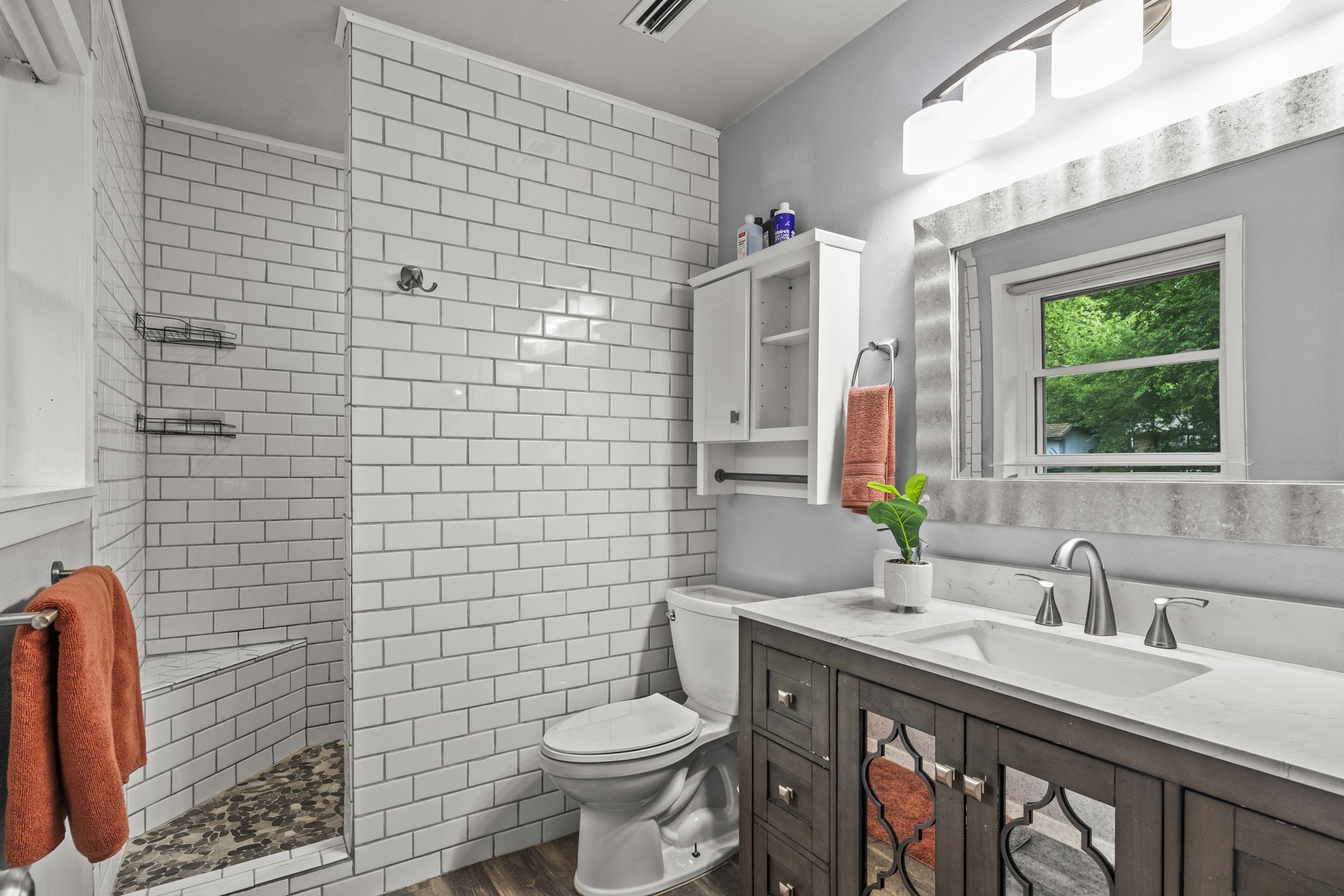 202 Mockingbird Cir
