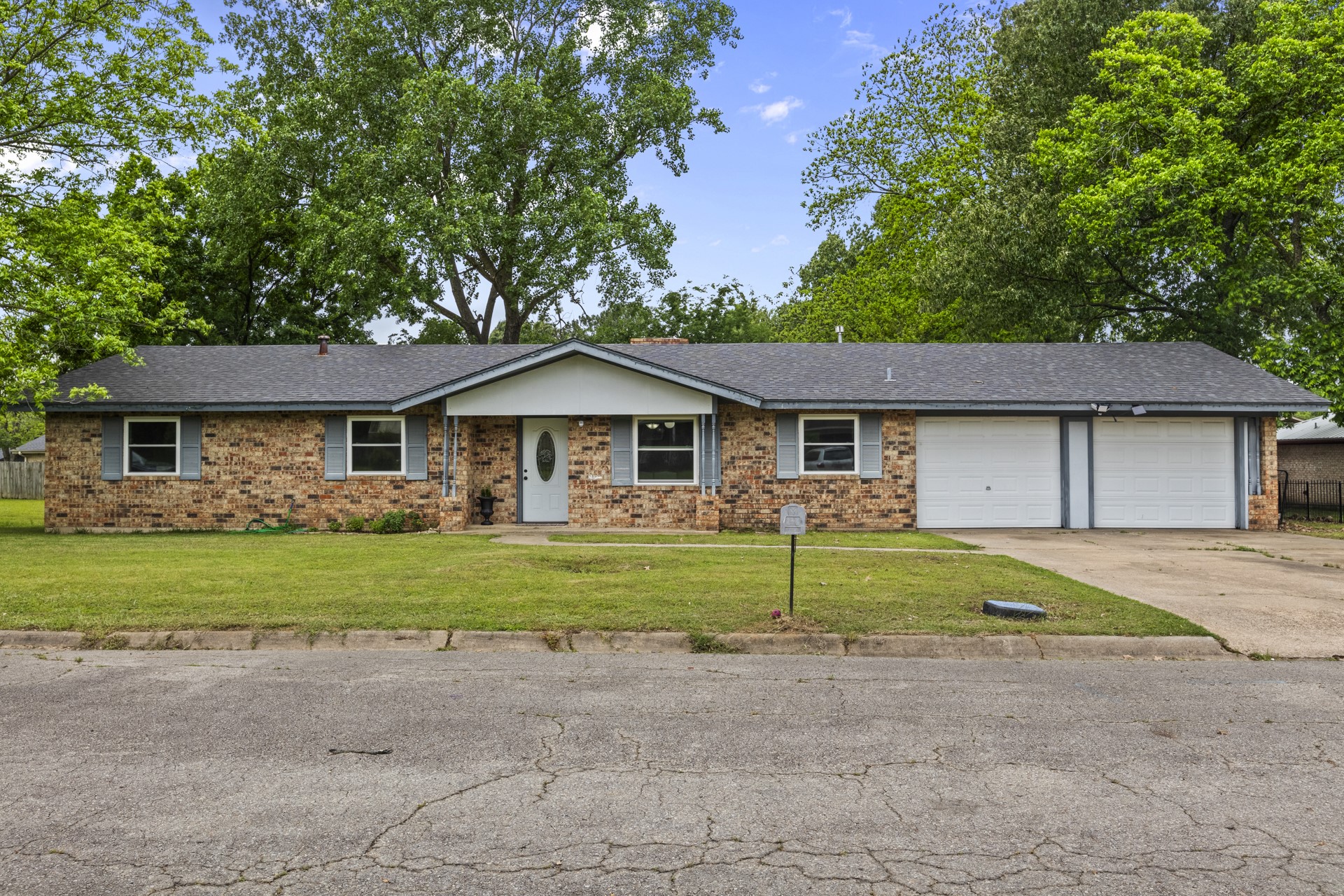 202 Mockingbird Cir
