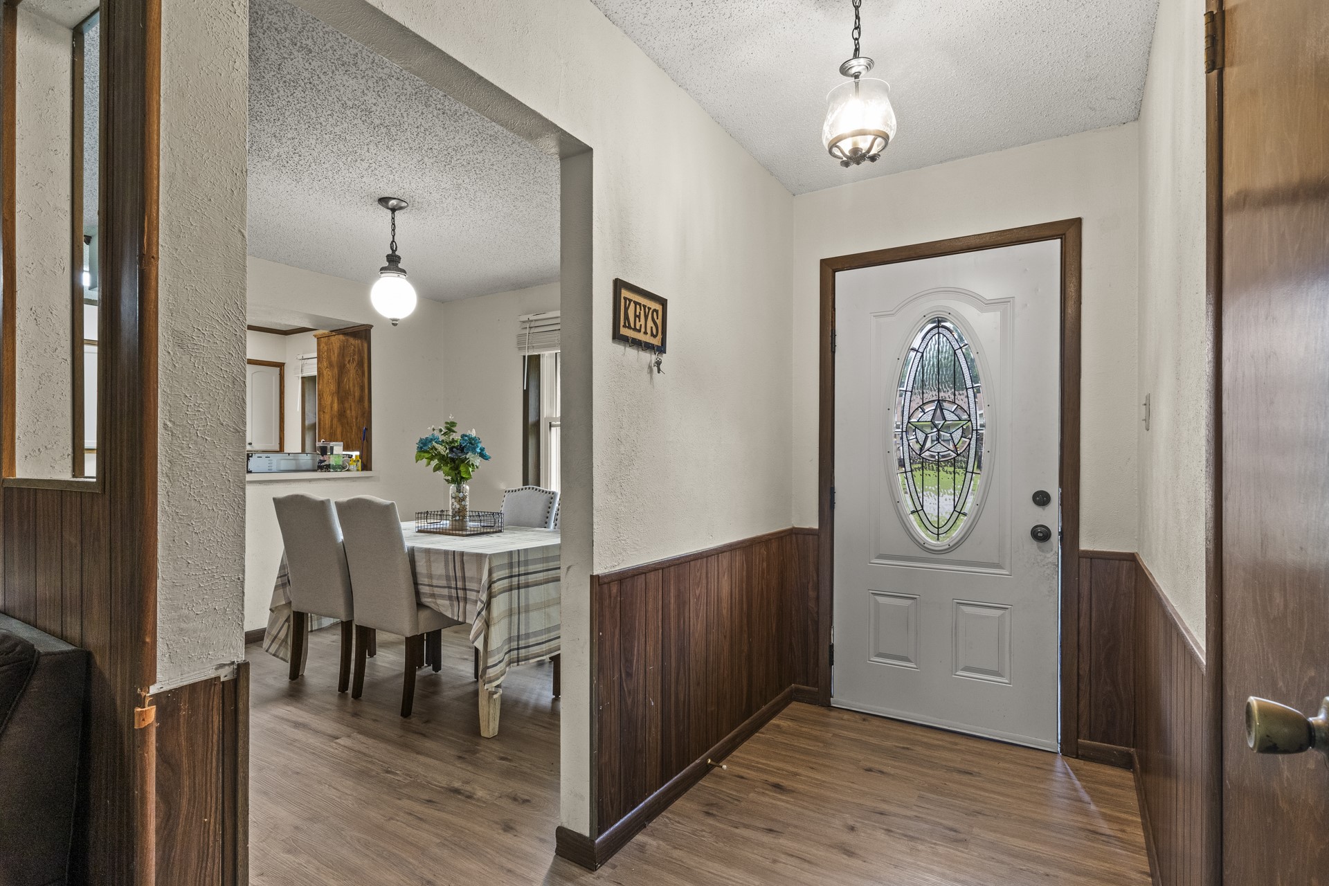 202 Mockingbird Cir