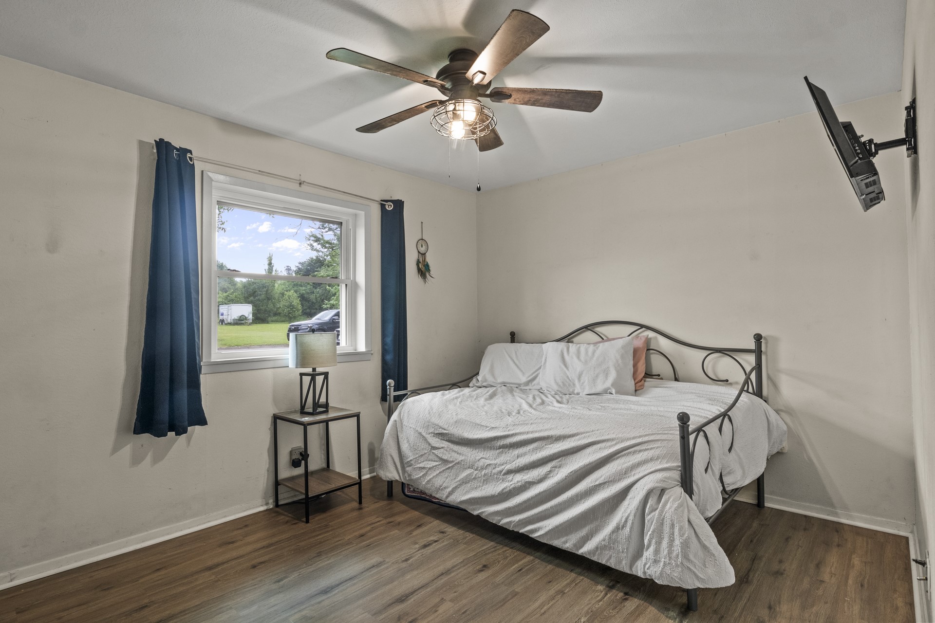 202 Mockingbird Cir