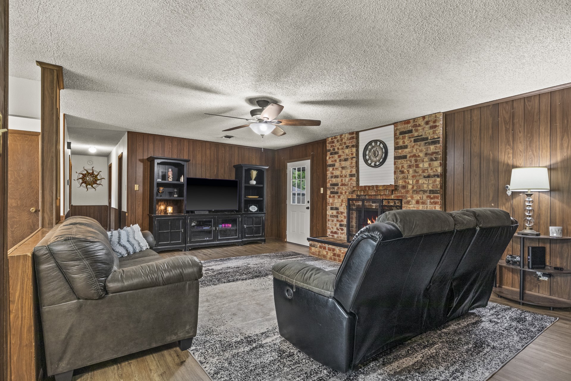 202 Mockingbird Cir