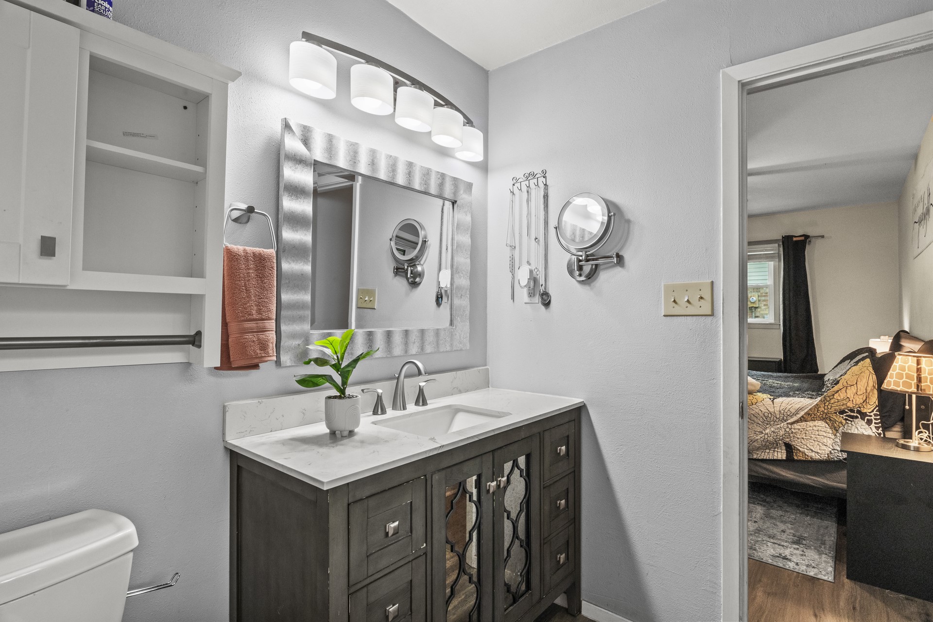 202 Mockingbird Cir