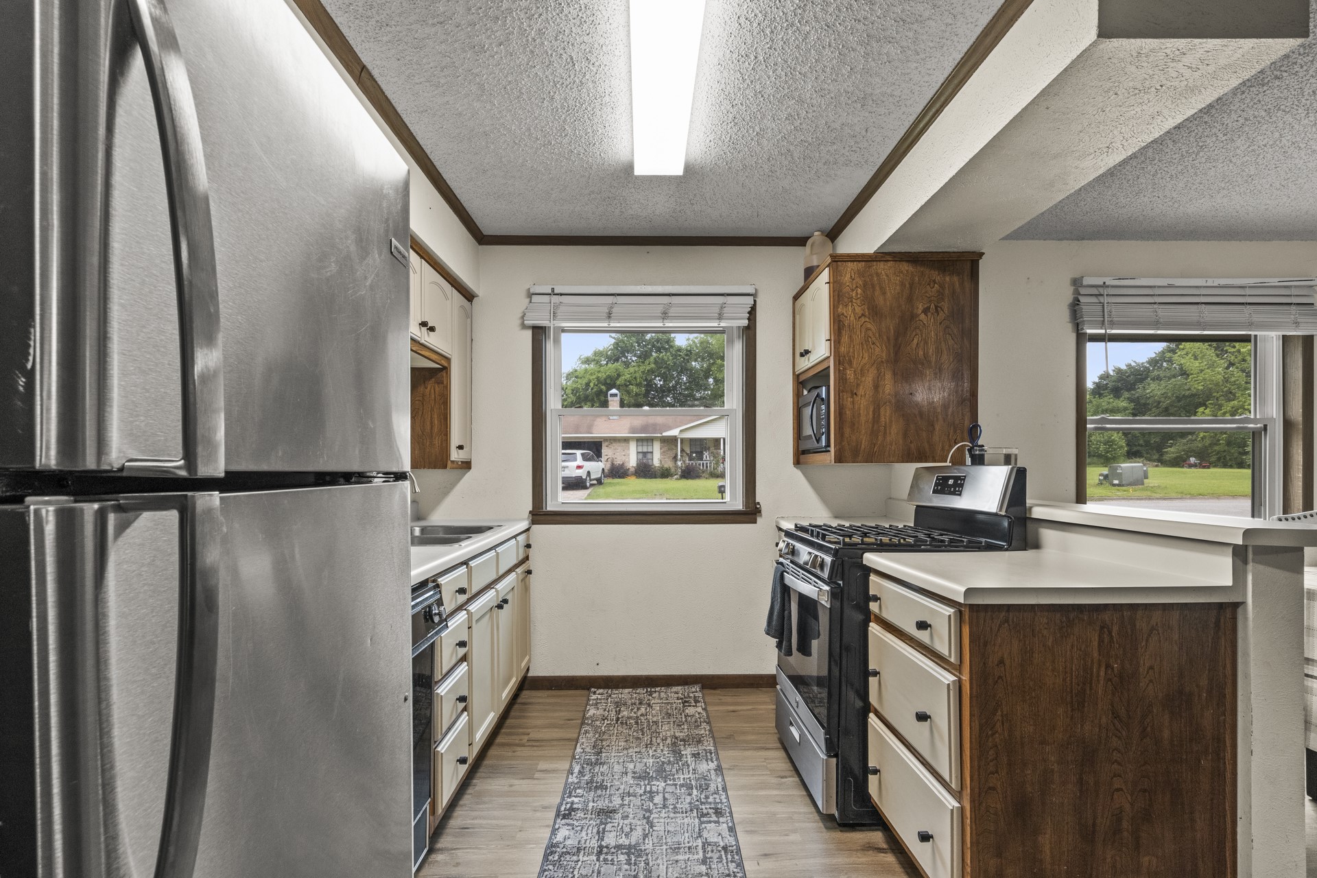 202 Mockingbird Cir