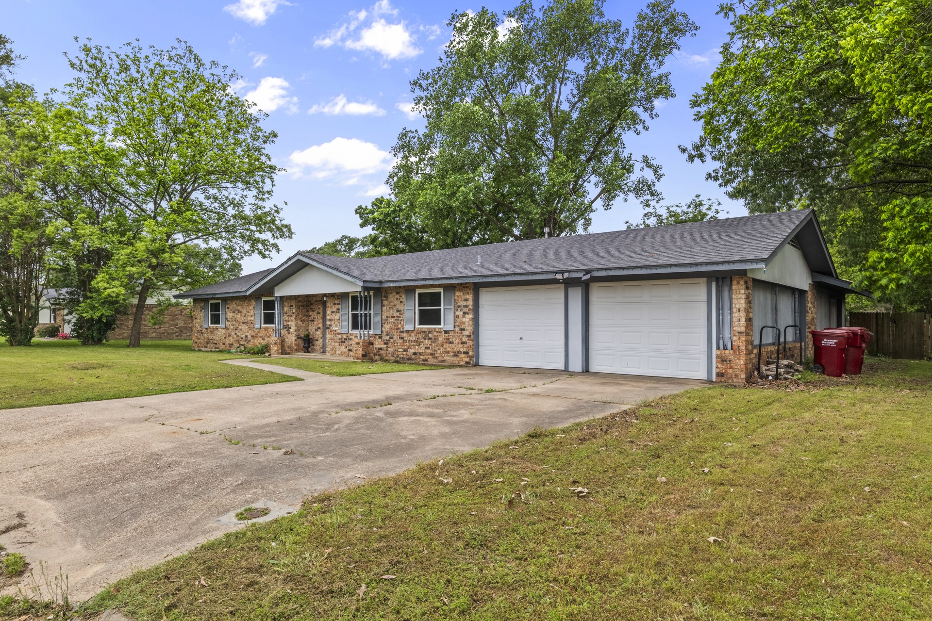 202 Mockingbird Cir