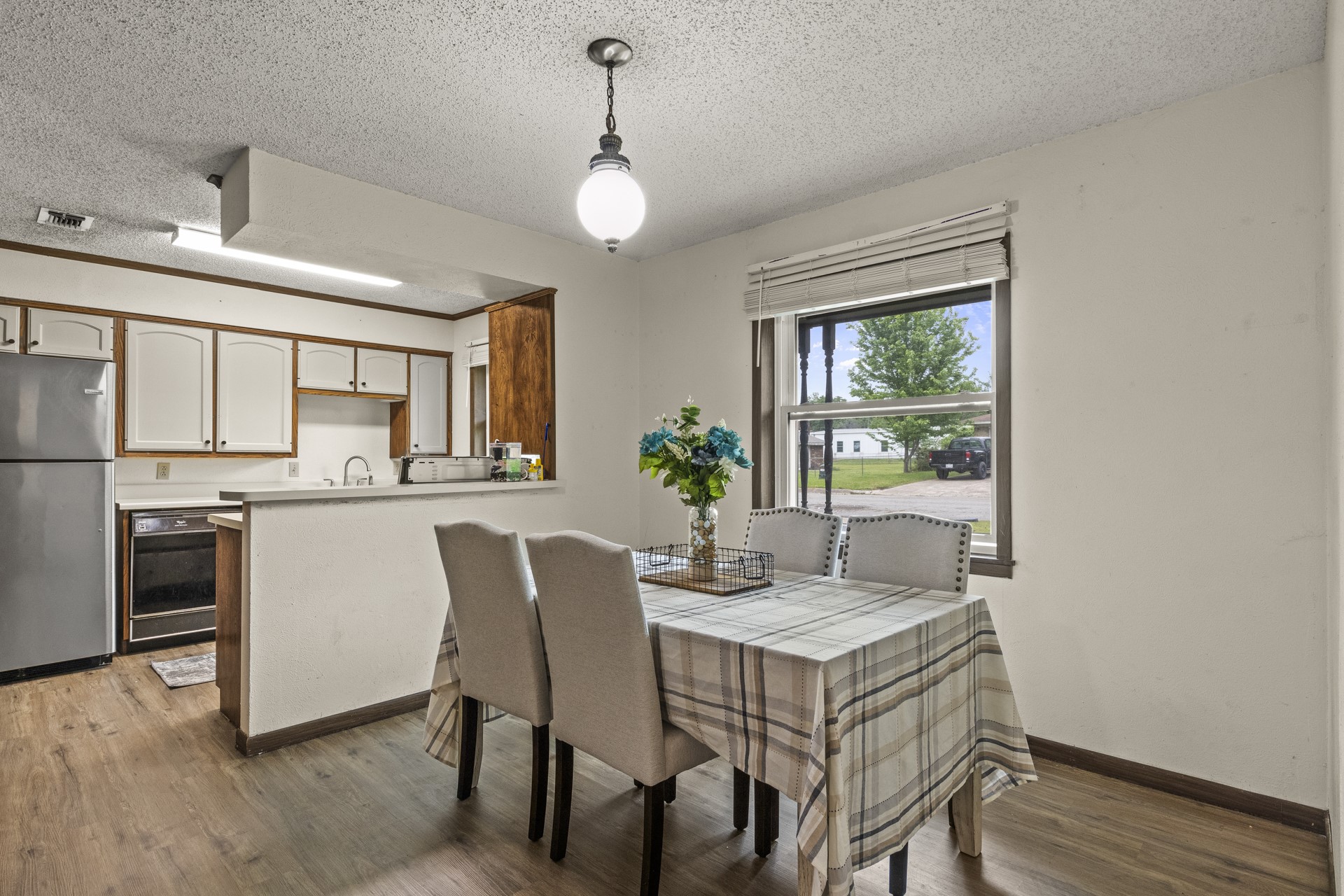 202 Mockingbird Cir