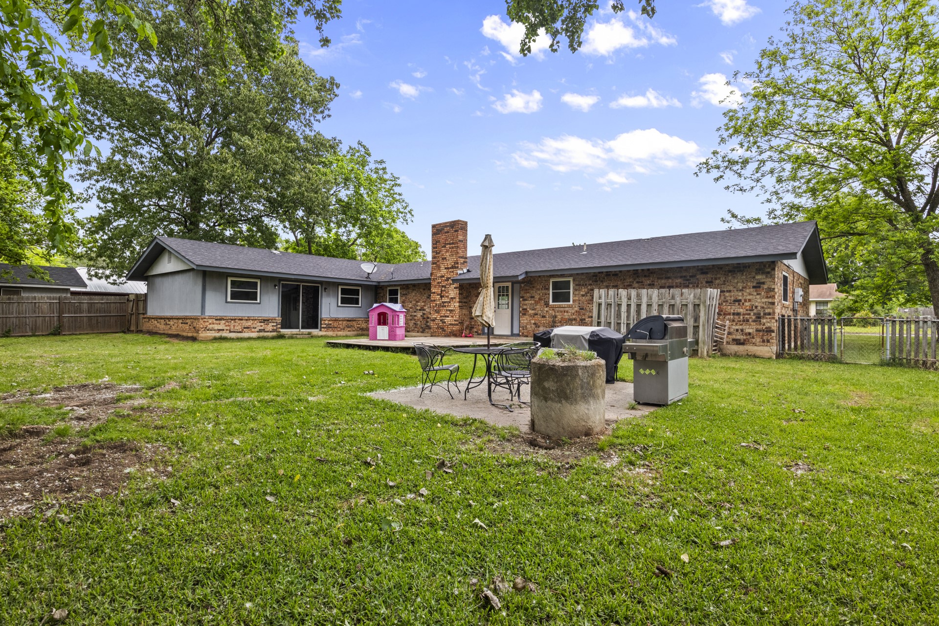202 Mockingbird Cir