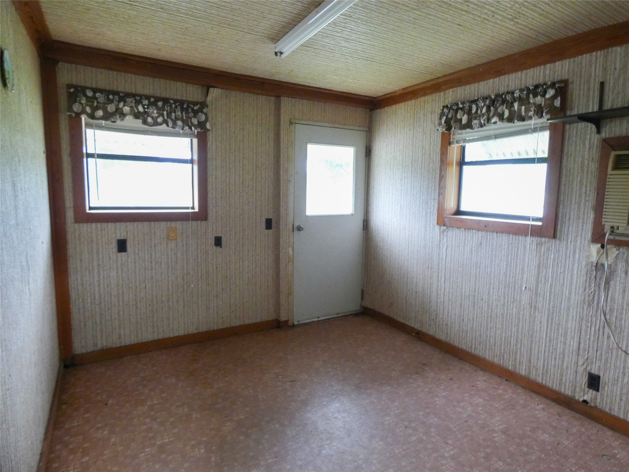 4354 County Road 1360