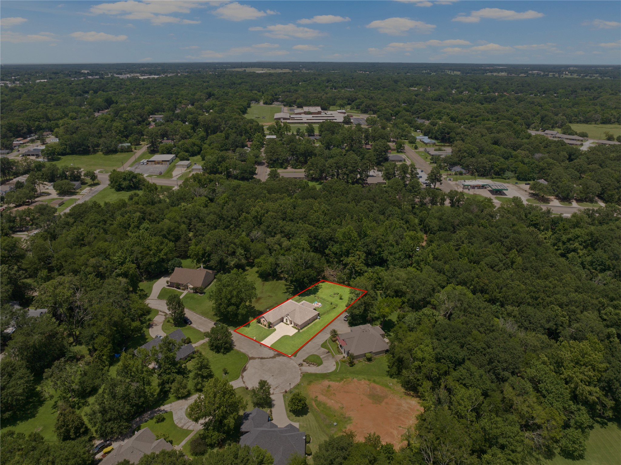 909 Holly Hill