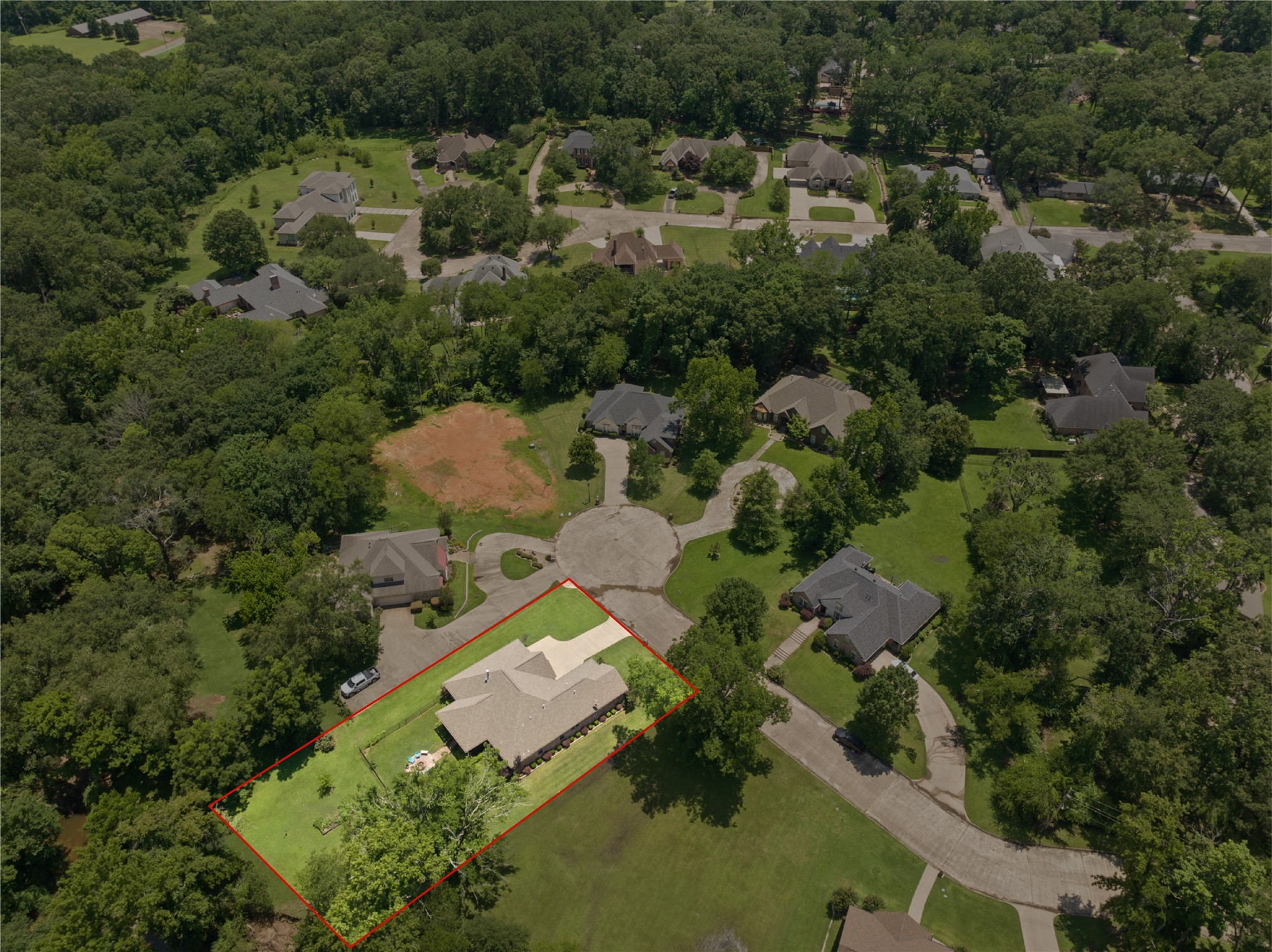 909 Holly Hill