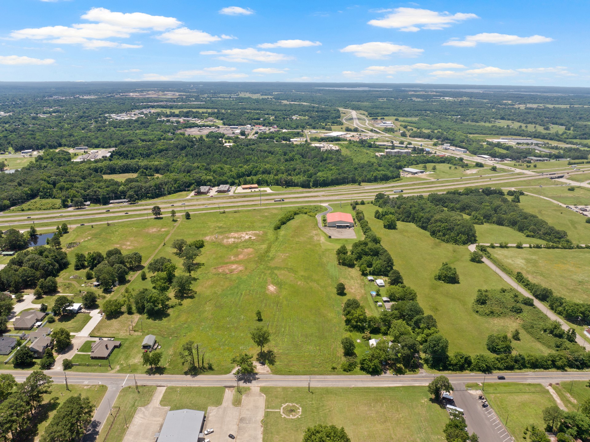 13 AC W Interstate 30 Service Road