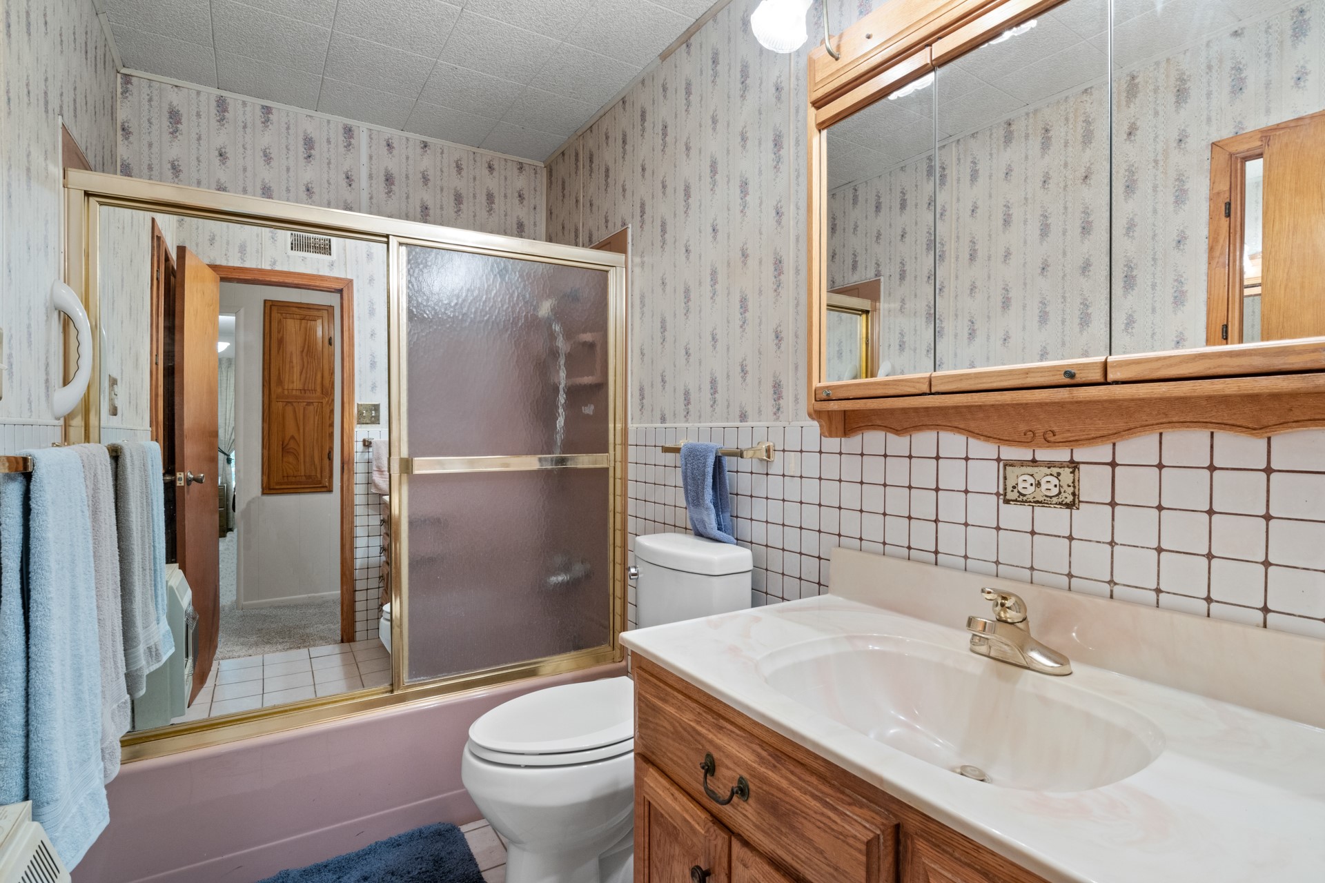 708 Leak St