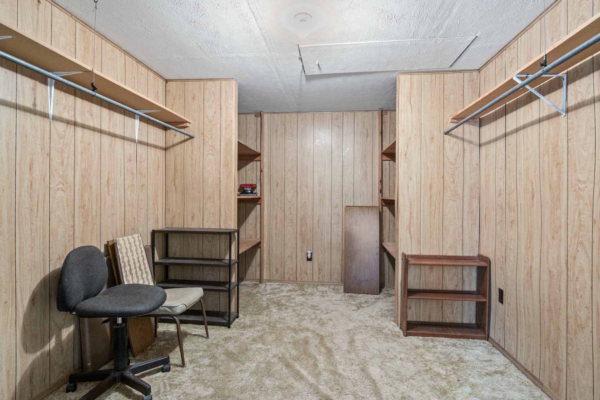 708 Leak St