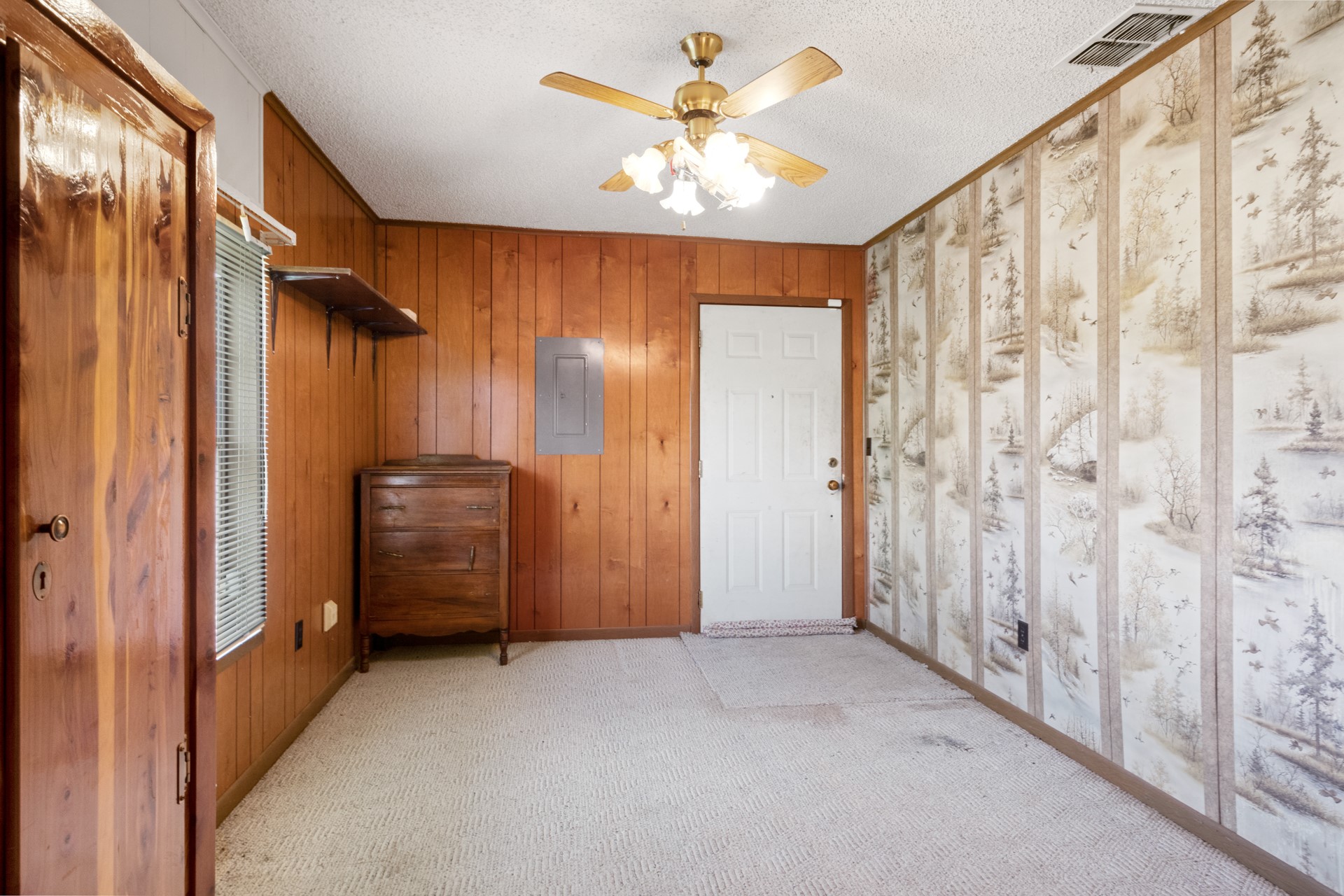 708 Leak St