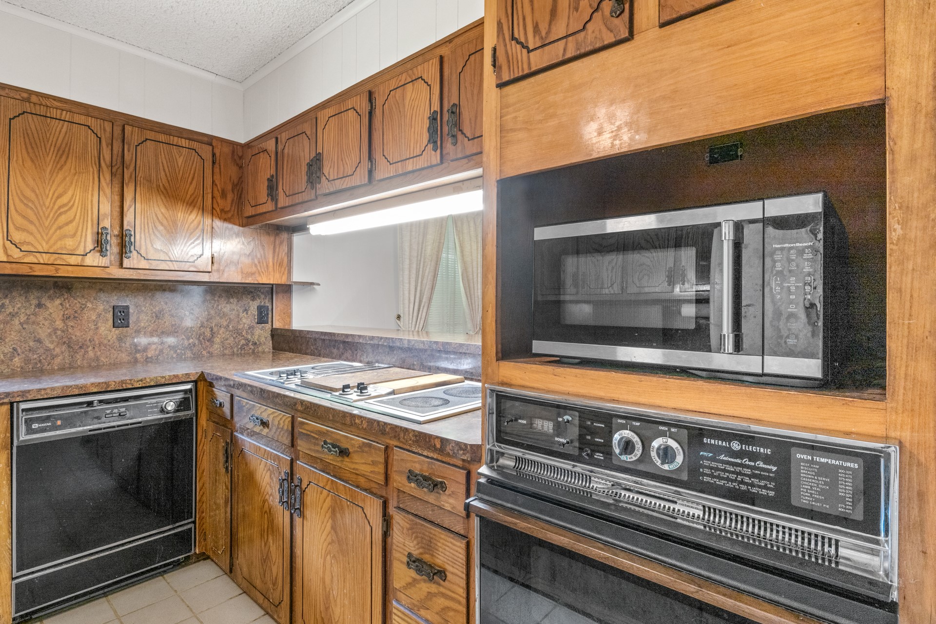 708 Leak St