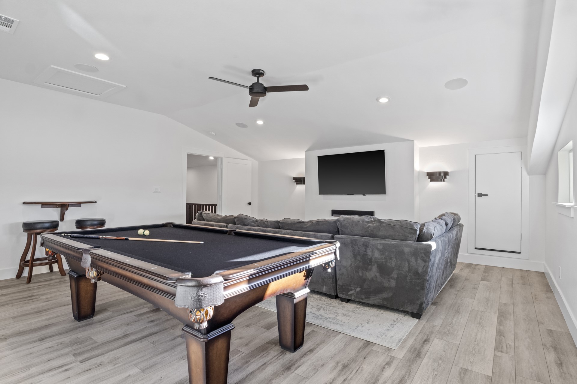 331 W Eagle Point
