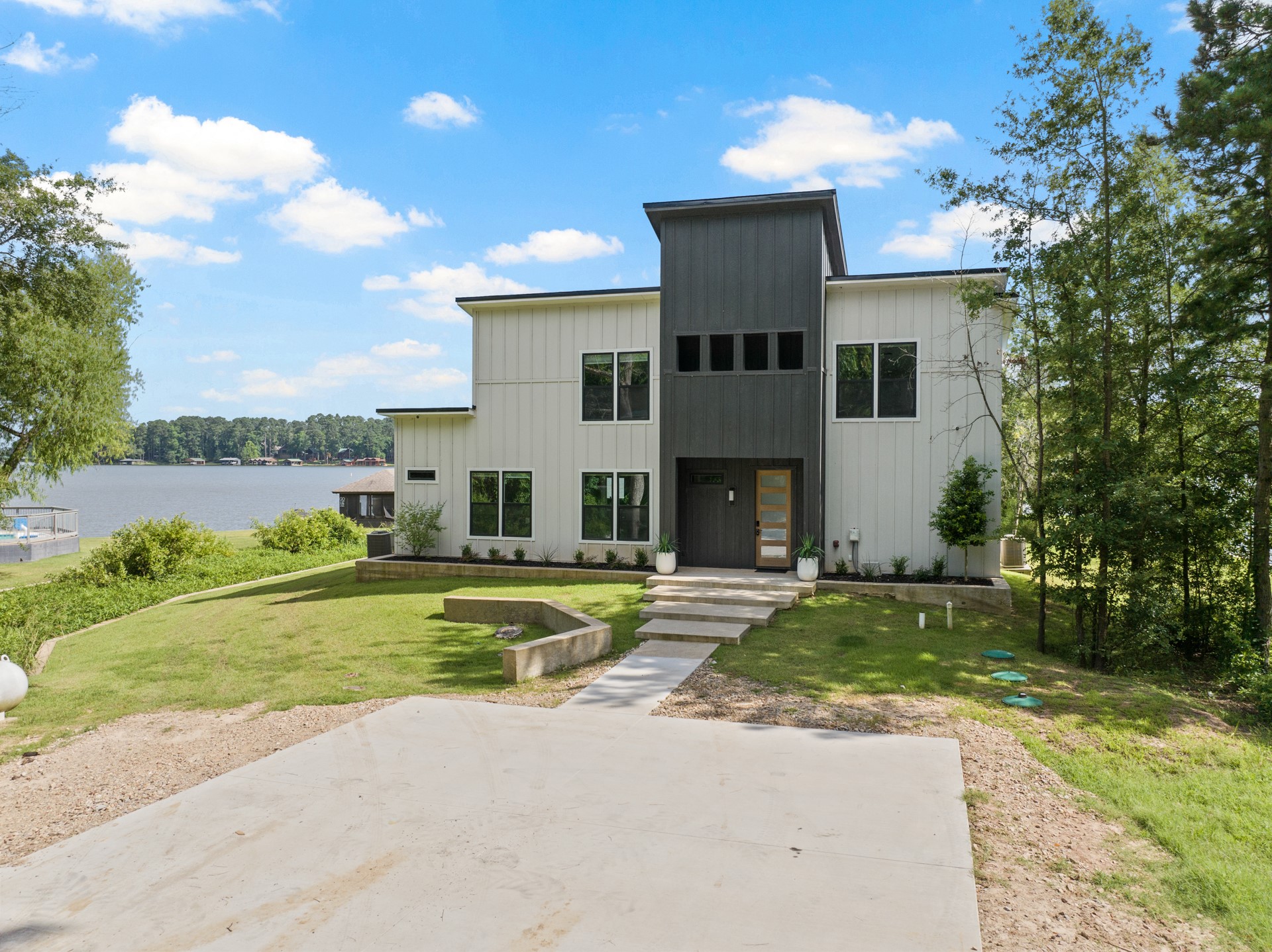 331 W Eagle Point