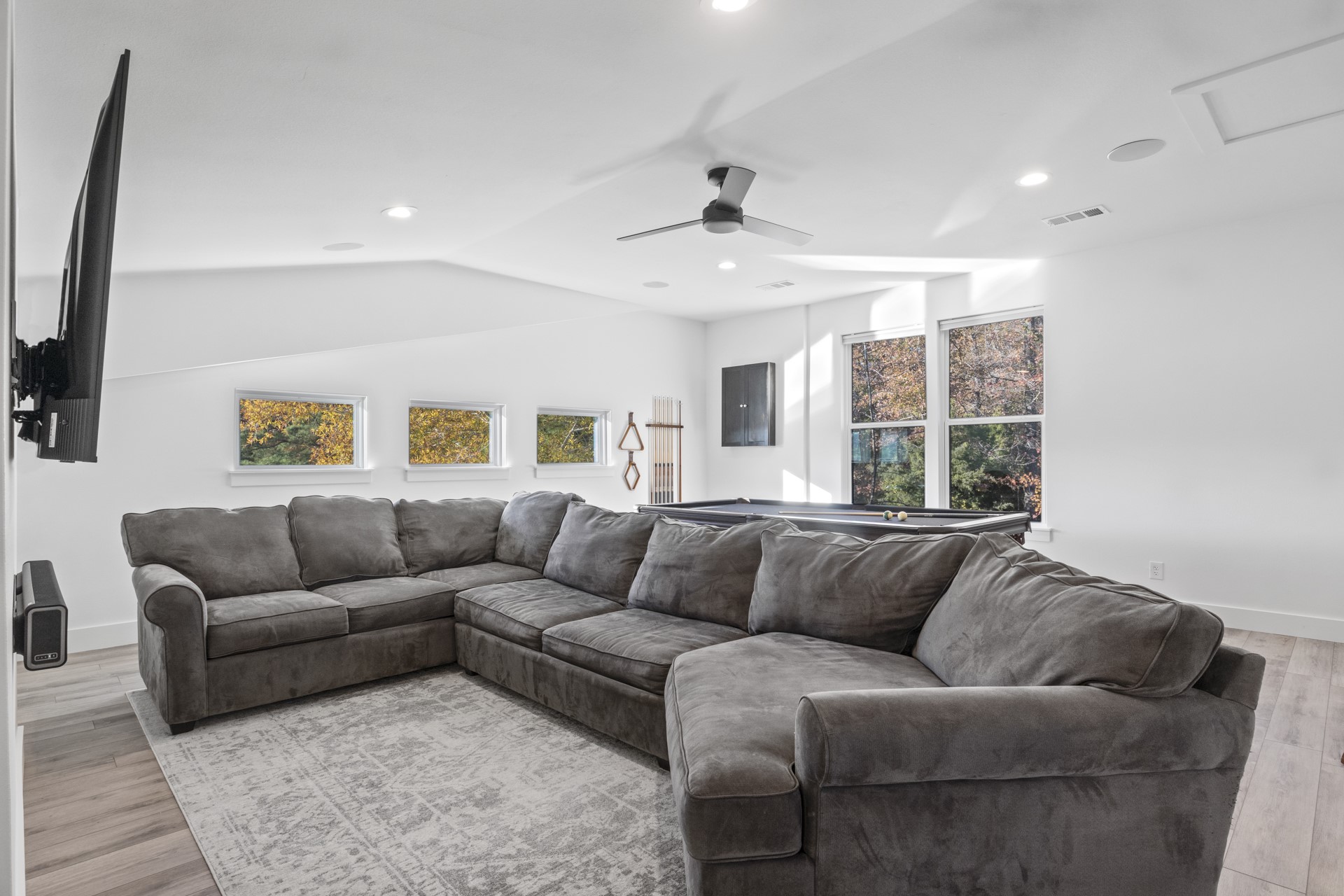 331 W Eagle Point