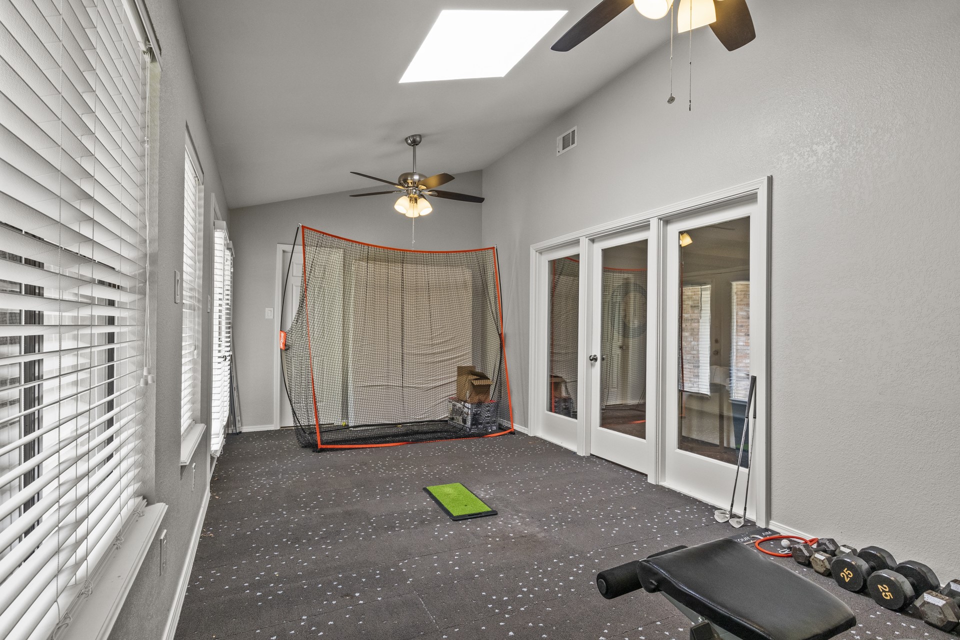 4509 Lakeside Drive