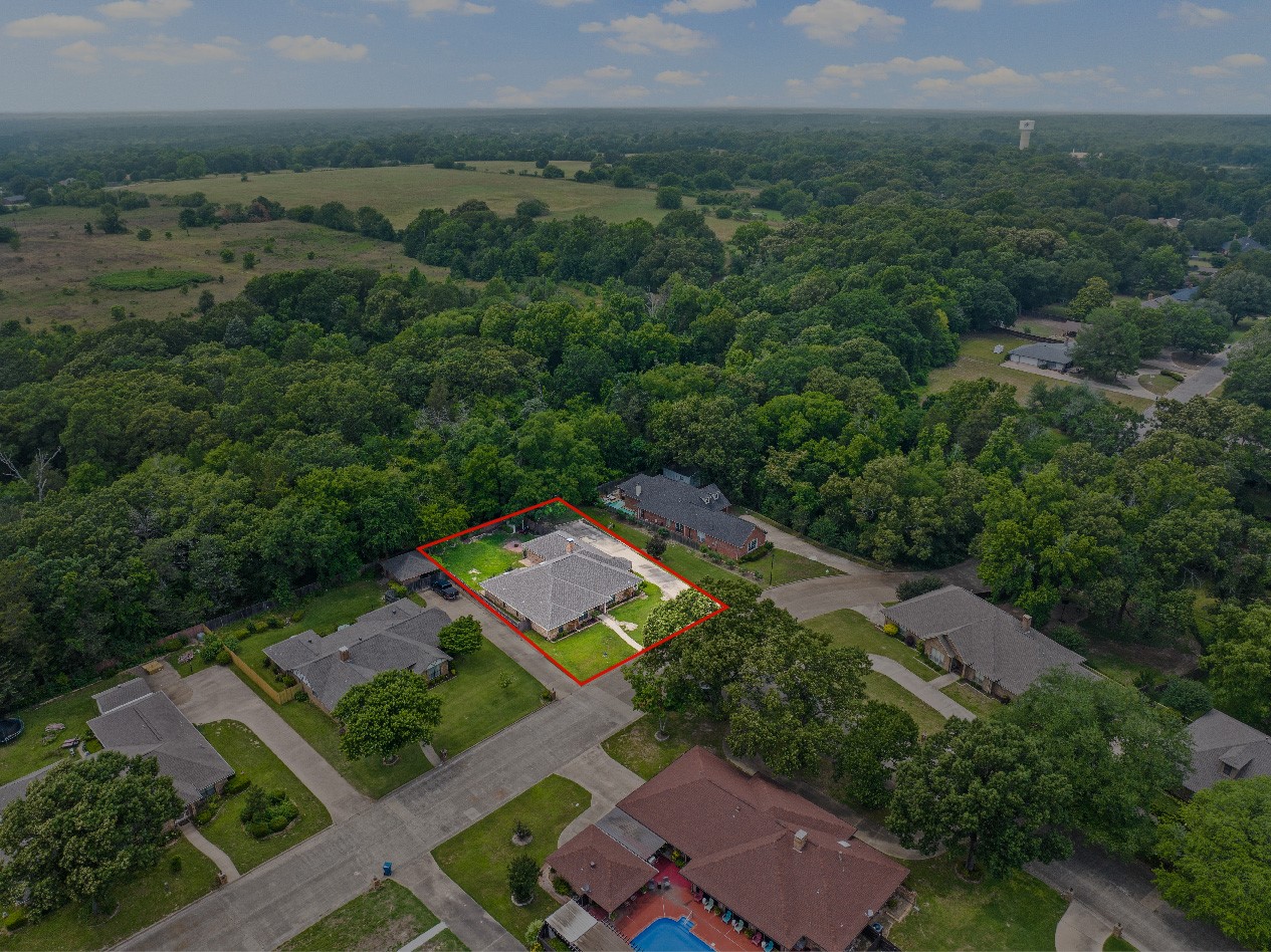 4509 Lakeside Drive