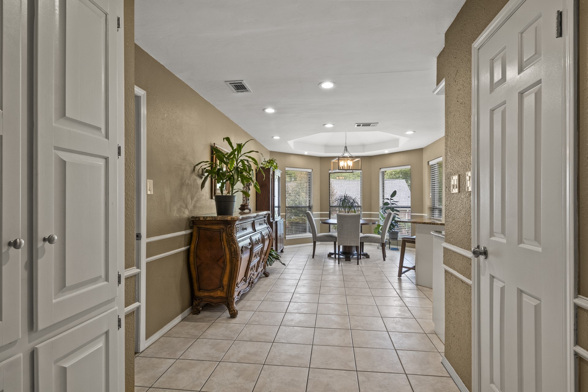 4509 Lakeside Drive