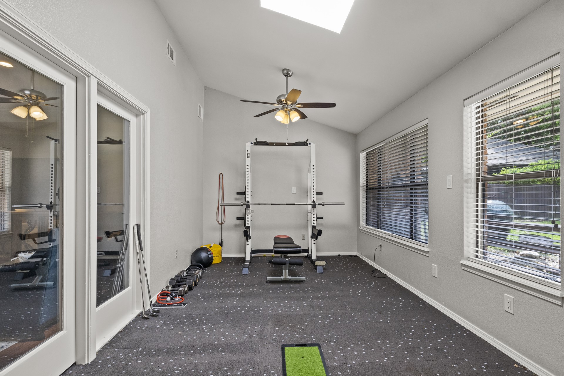4509 Lakeside Drive