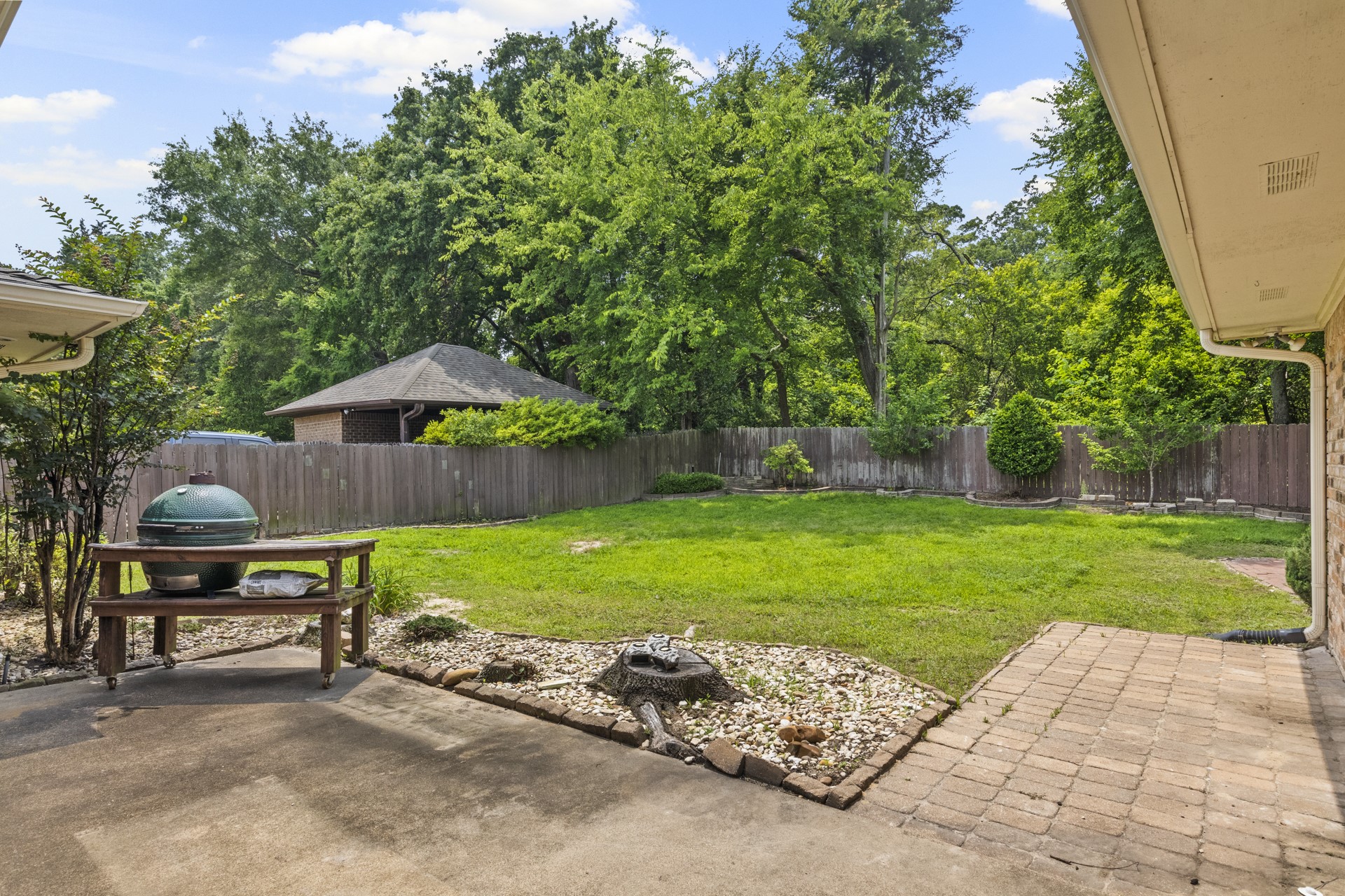 4509 Lakeside Drive