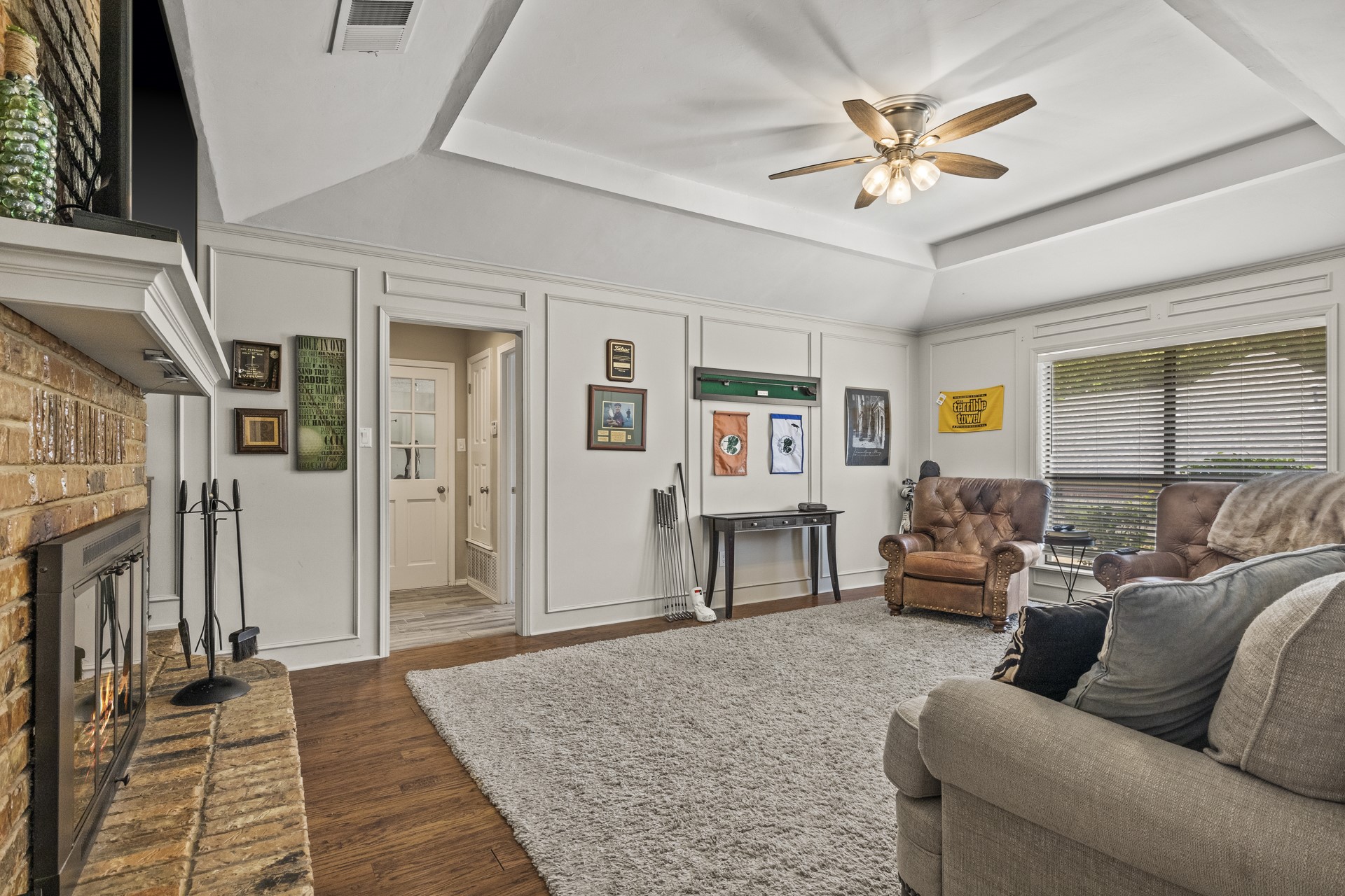 4509 Lakeside Drive