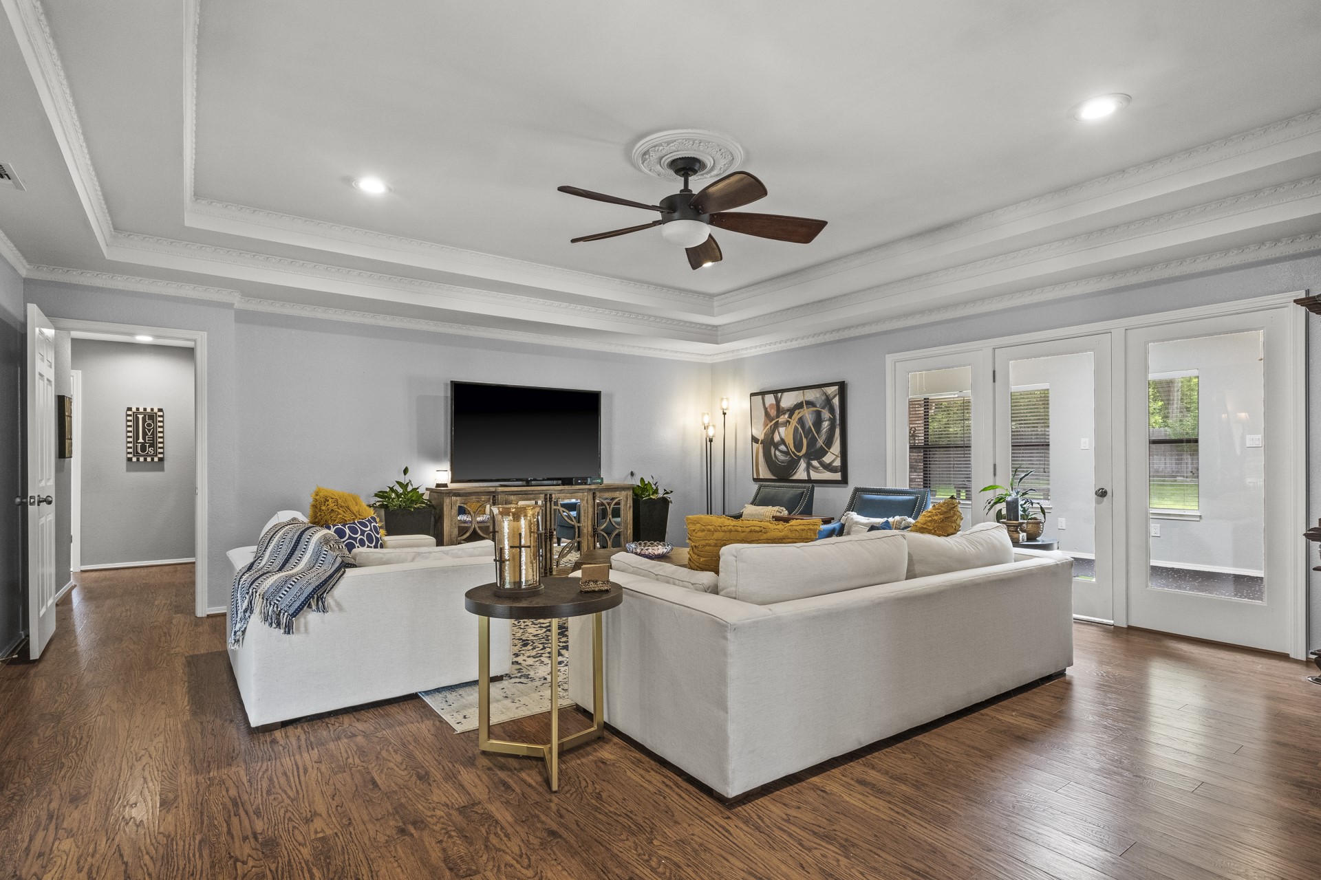4509 Lakeside Drive