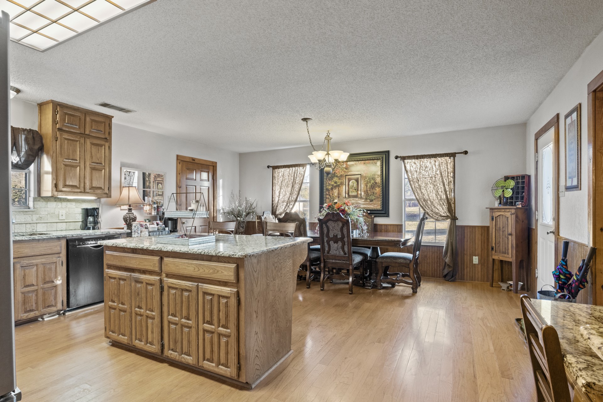 1003 County Road Se 4315