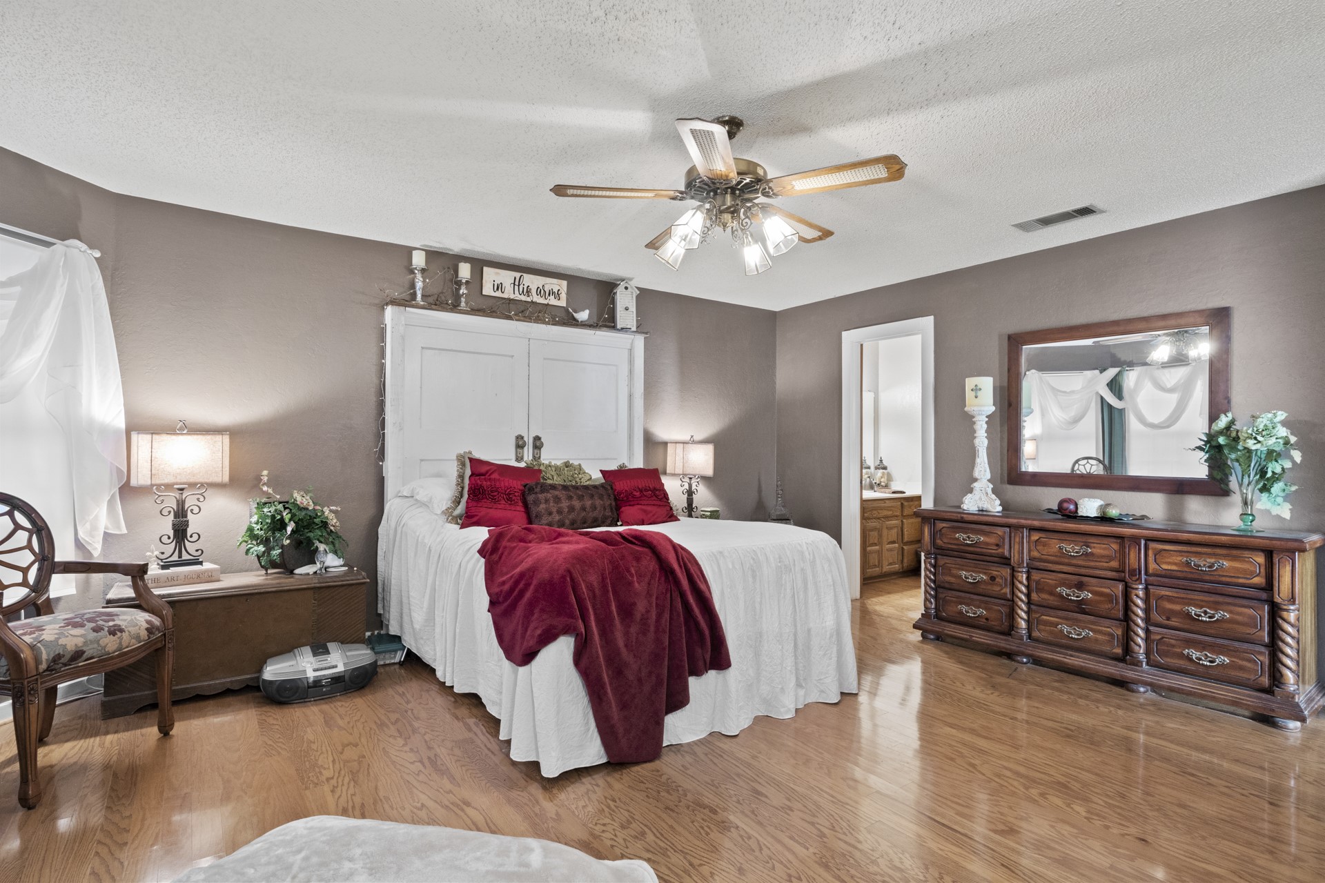 1003 County Road Se 4315