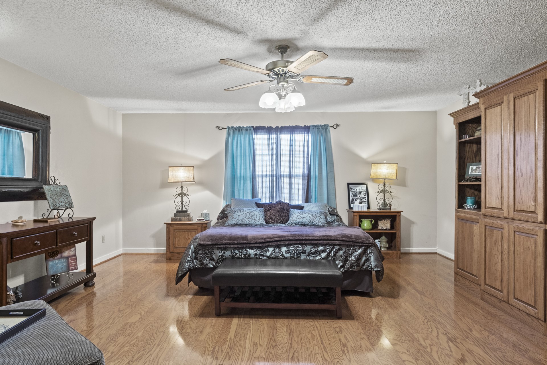 1003 County Road Se 4315