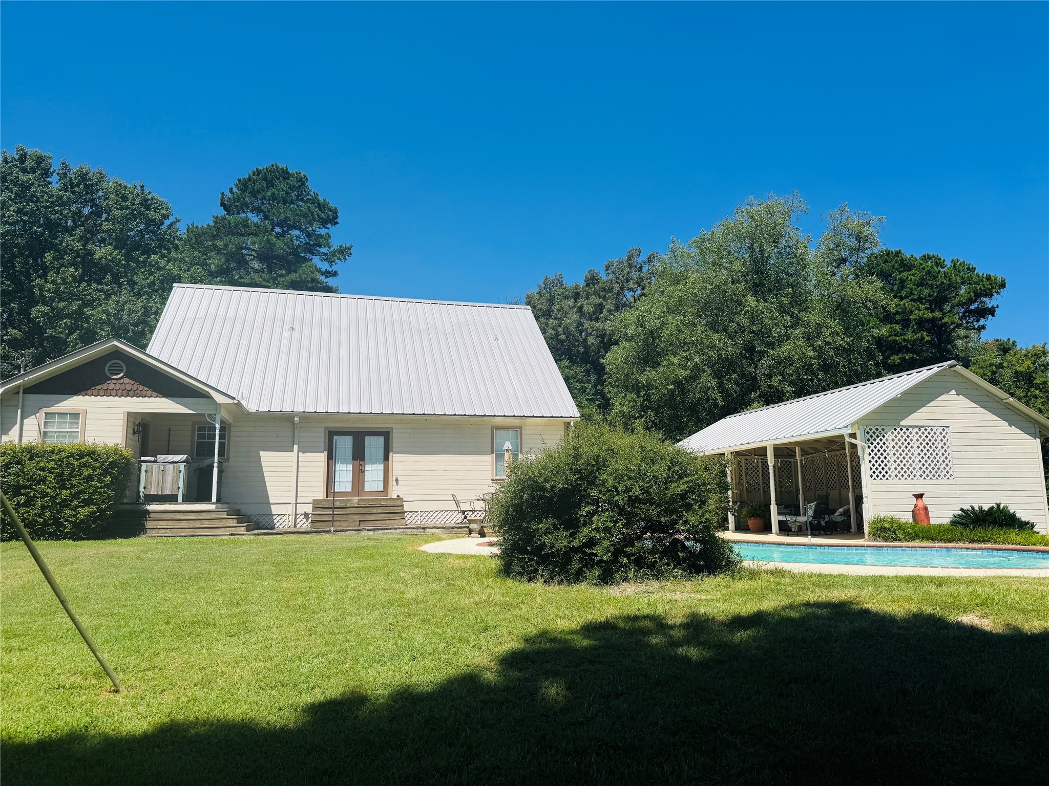 1003 County Road Se 4315