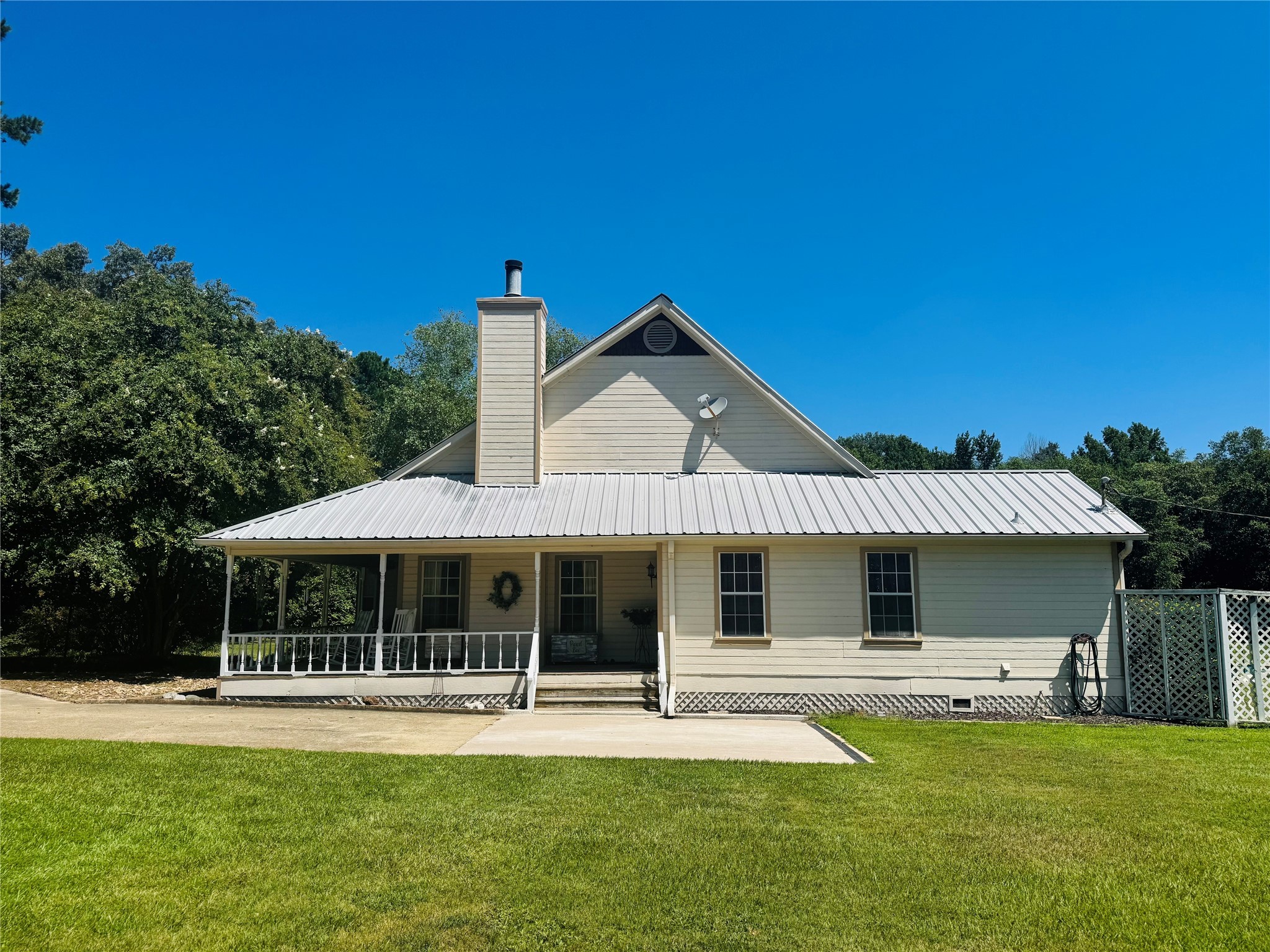 1003 County Road Se 4315