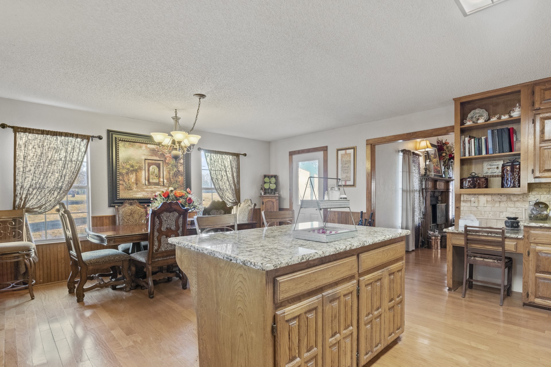 1003 County Road Se 4315