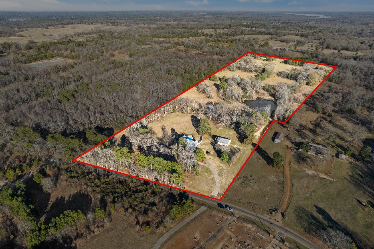 1003 County Road Se 4315