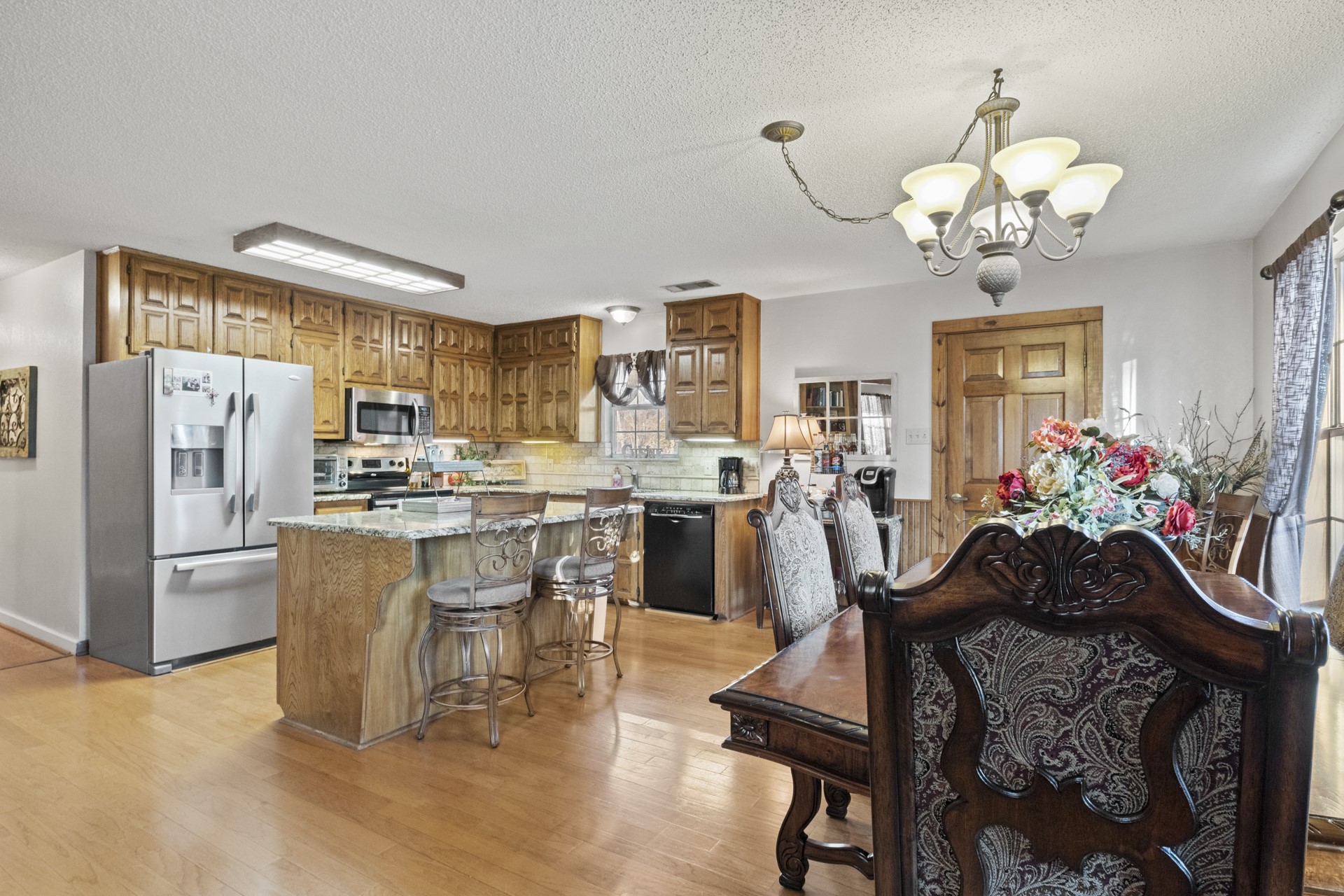 1003 County Road Se 4315