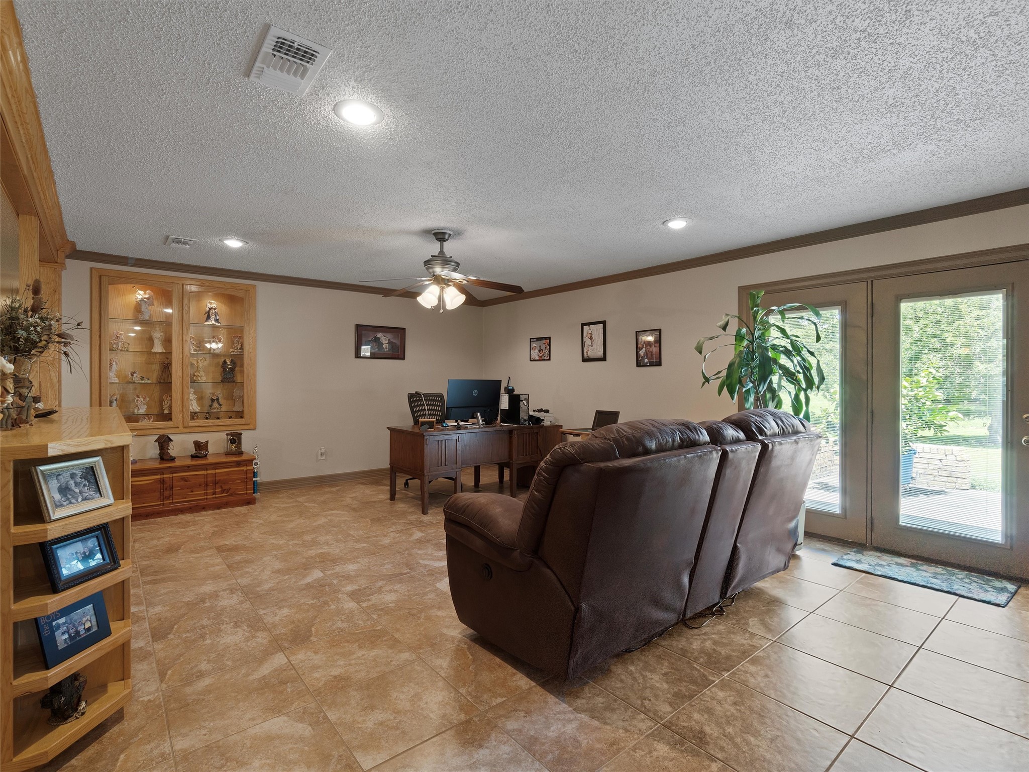 1105 Texas Highway 11 E