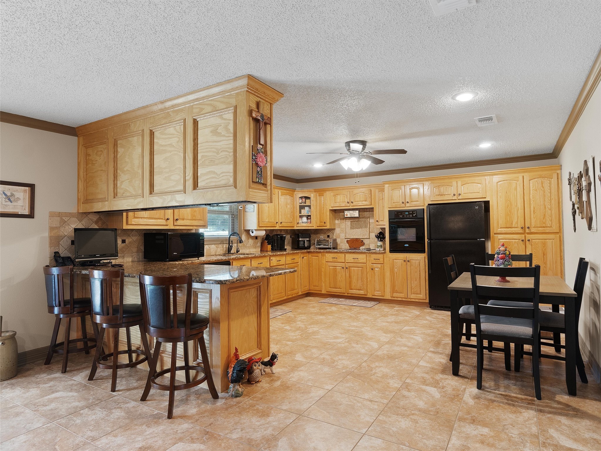 1105 Texas Highway 11 E