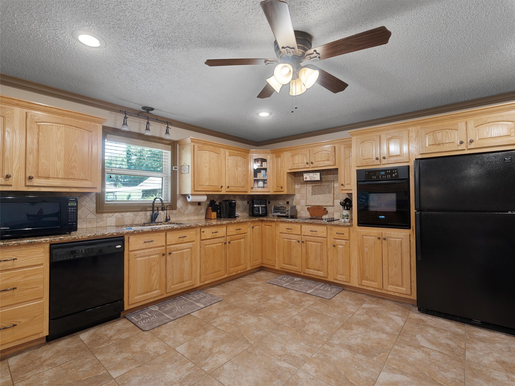 1105 Texas Highway 11 E