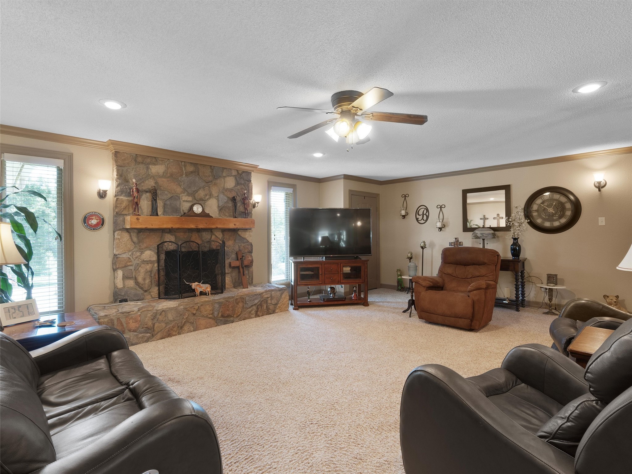 1105 Texas Highway 11 E