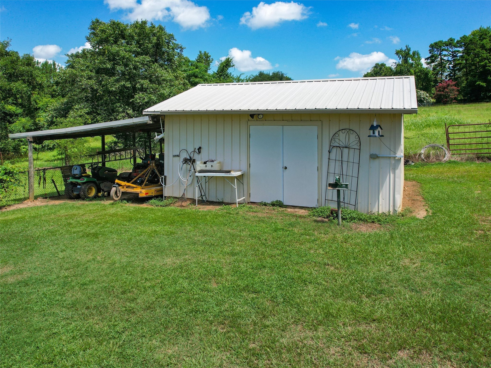 1105 Texas Highway 11 E