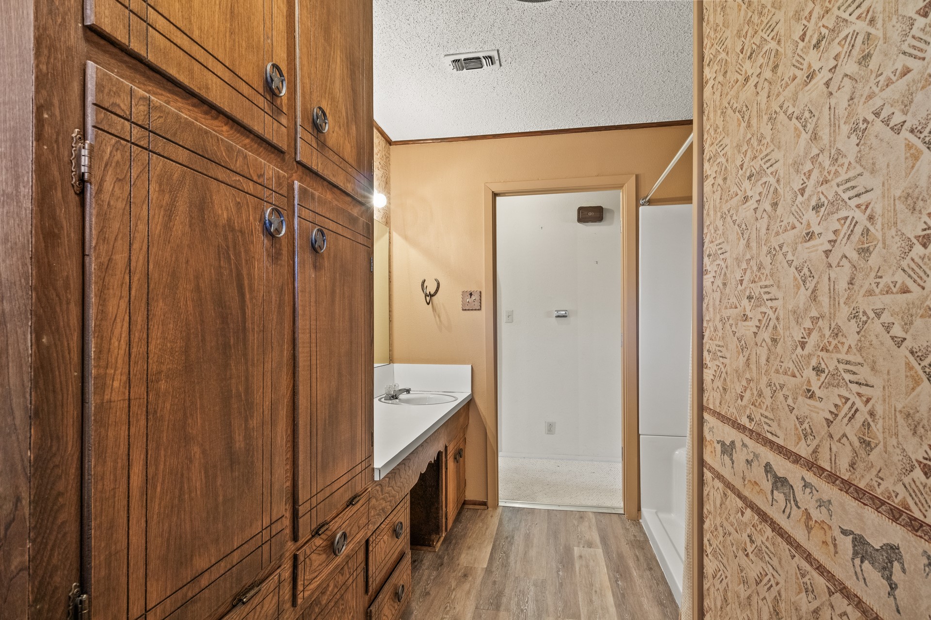 407 Hickory