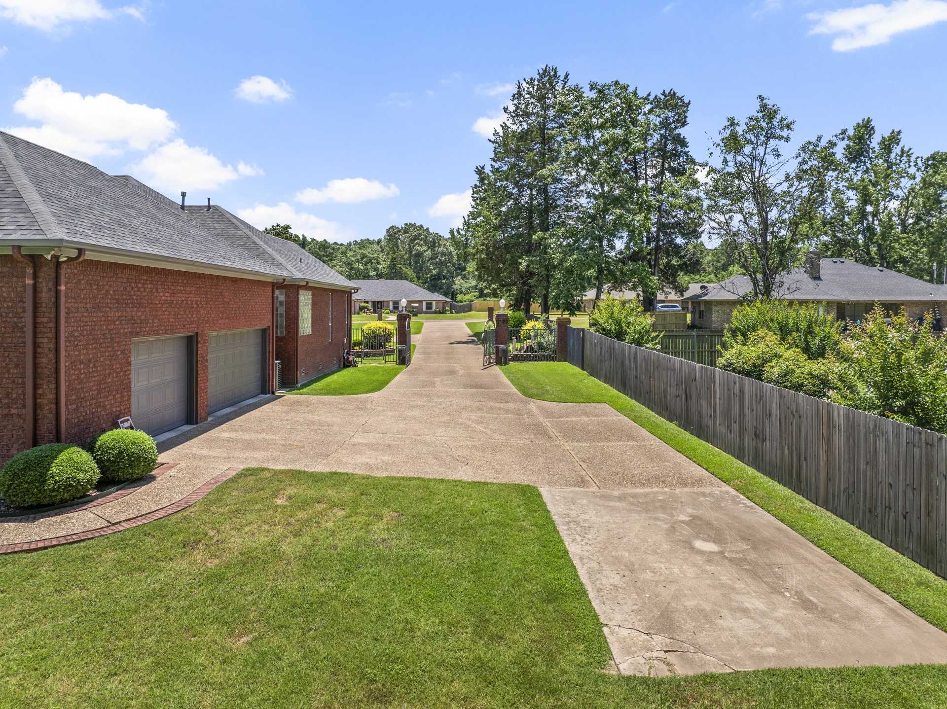903 Deer Trail Ln