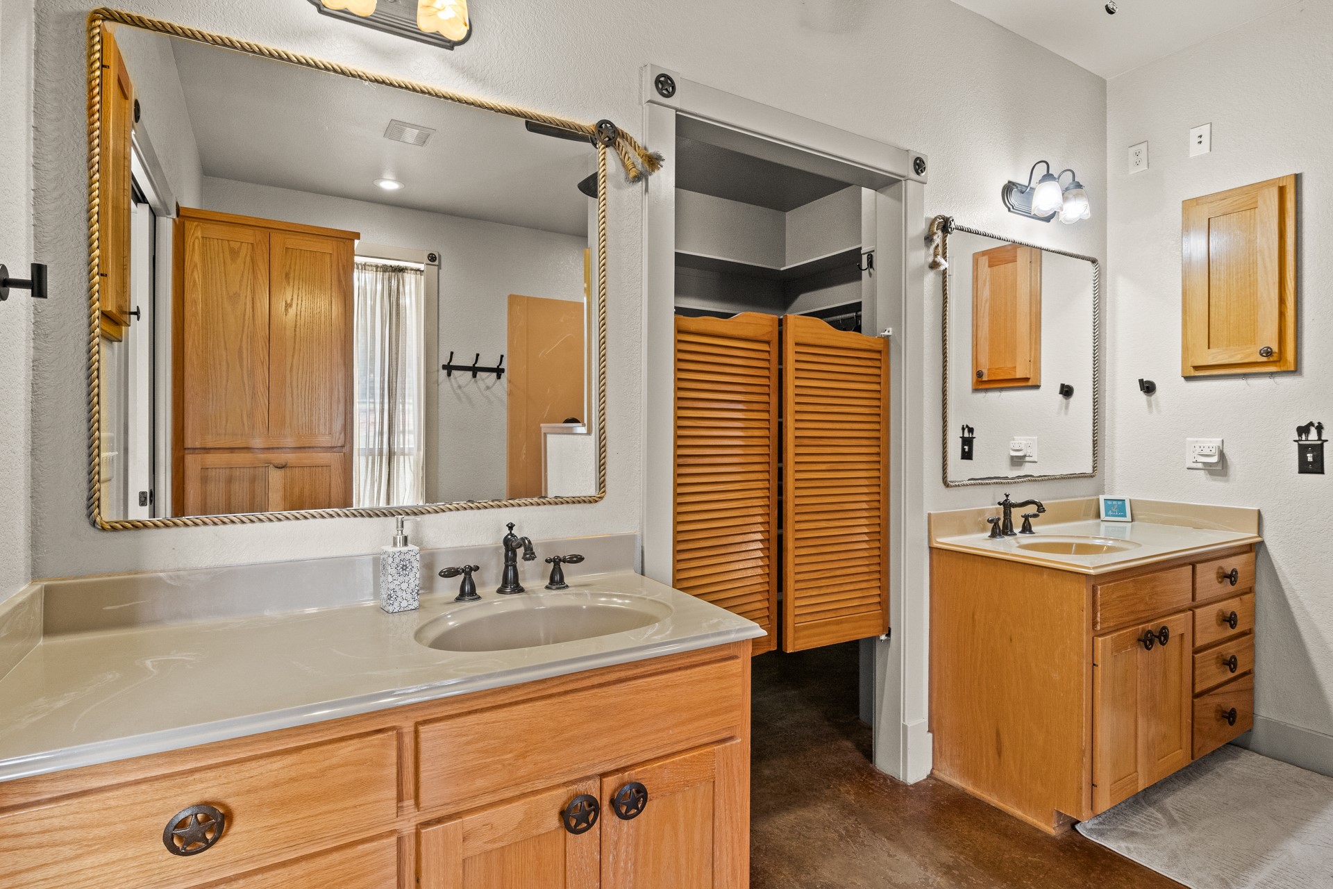 140 COUNTY ROAD 2242