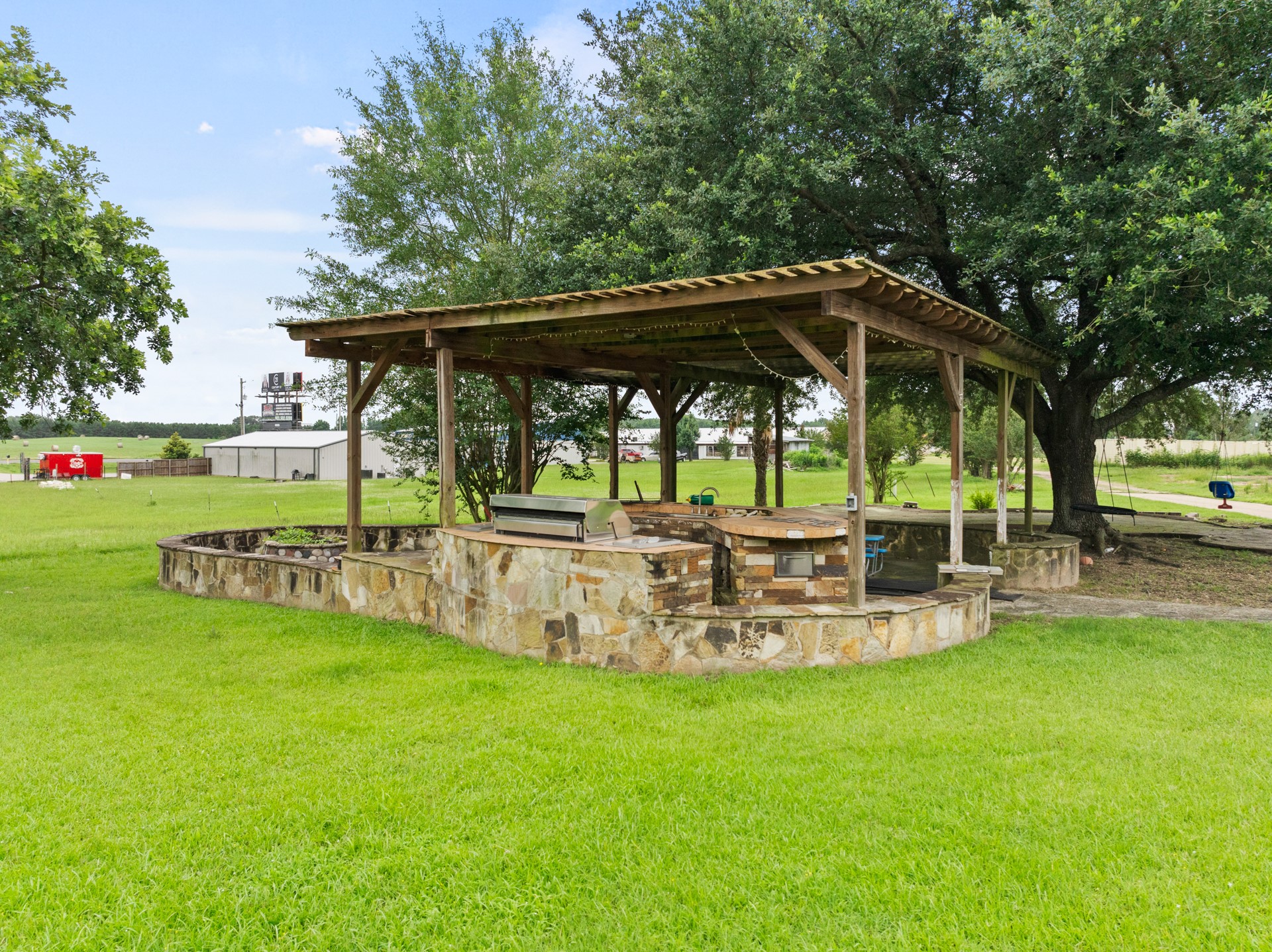 2520 N Hwy 271