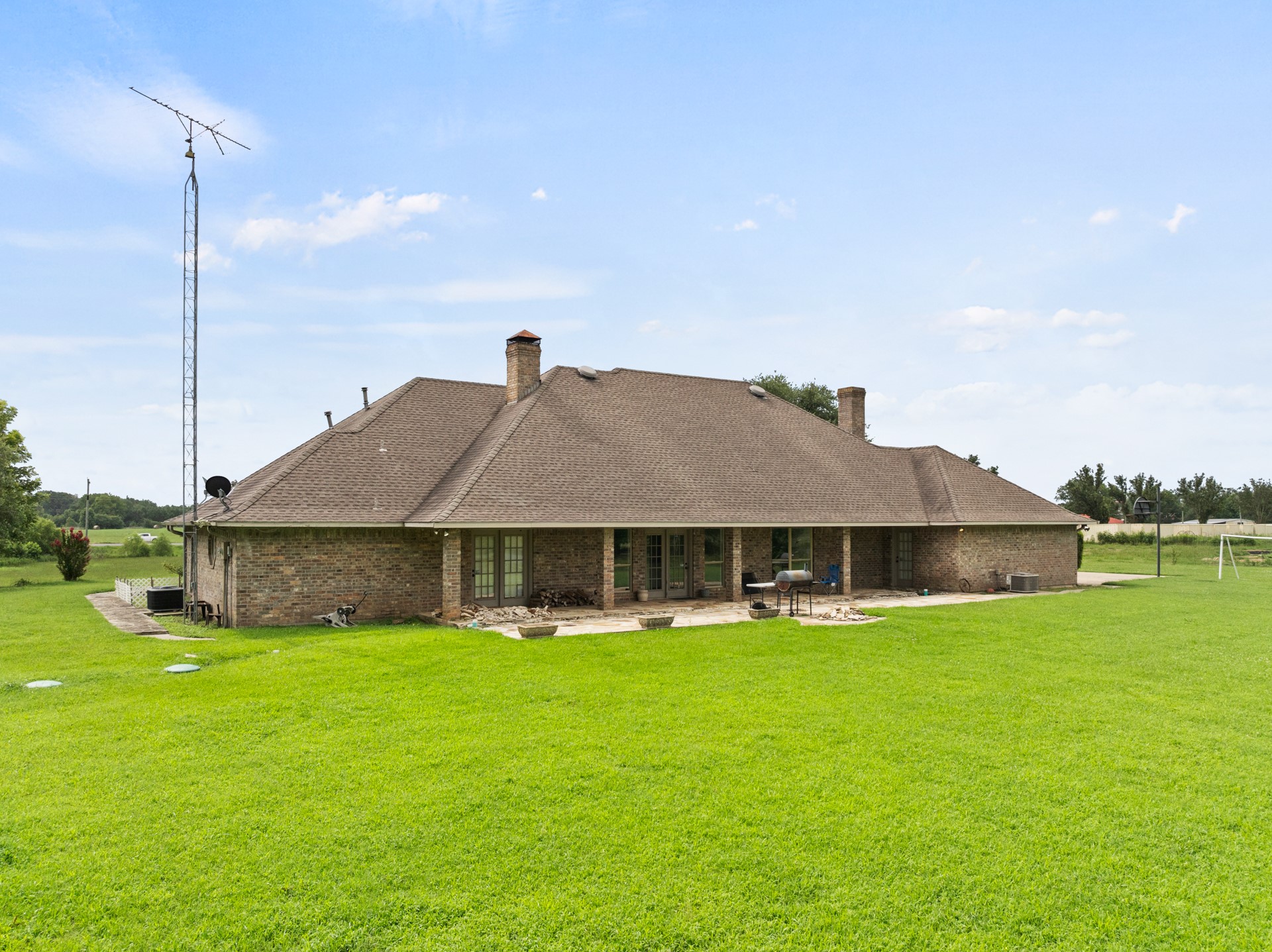2520 N Hwy 271