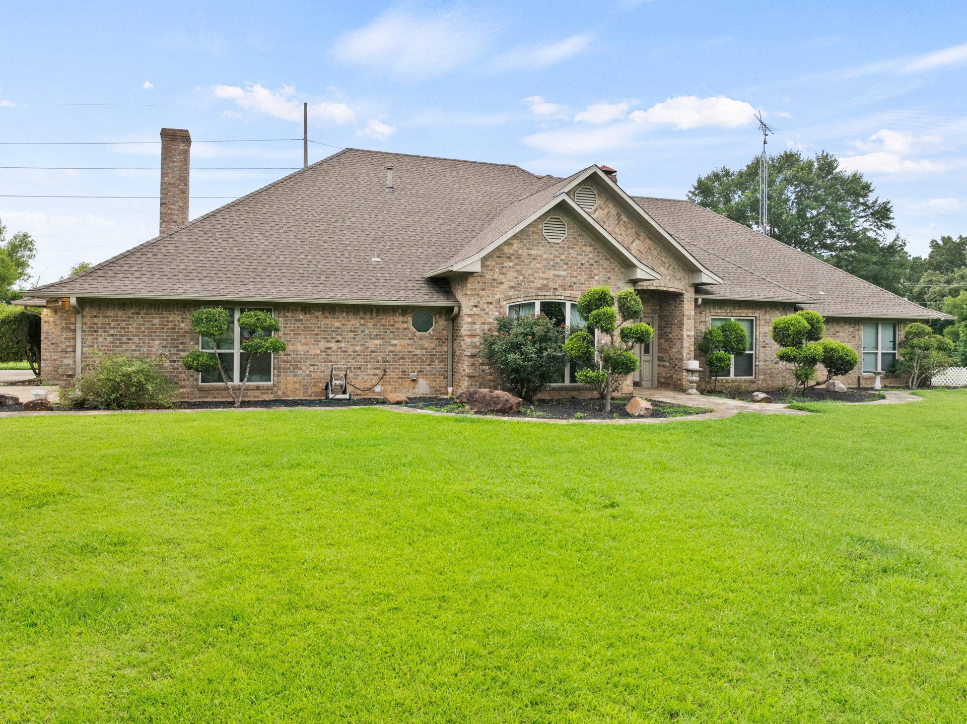 2520 N Hwy 271